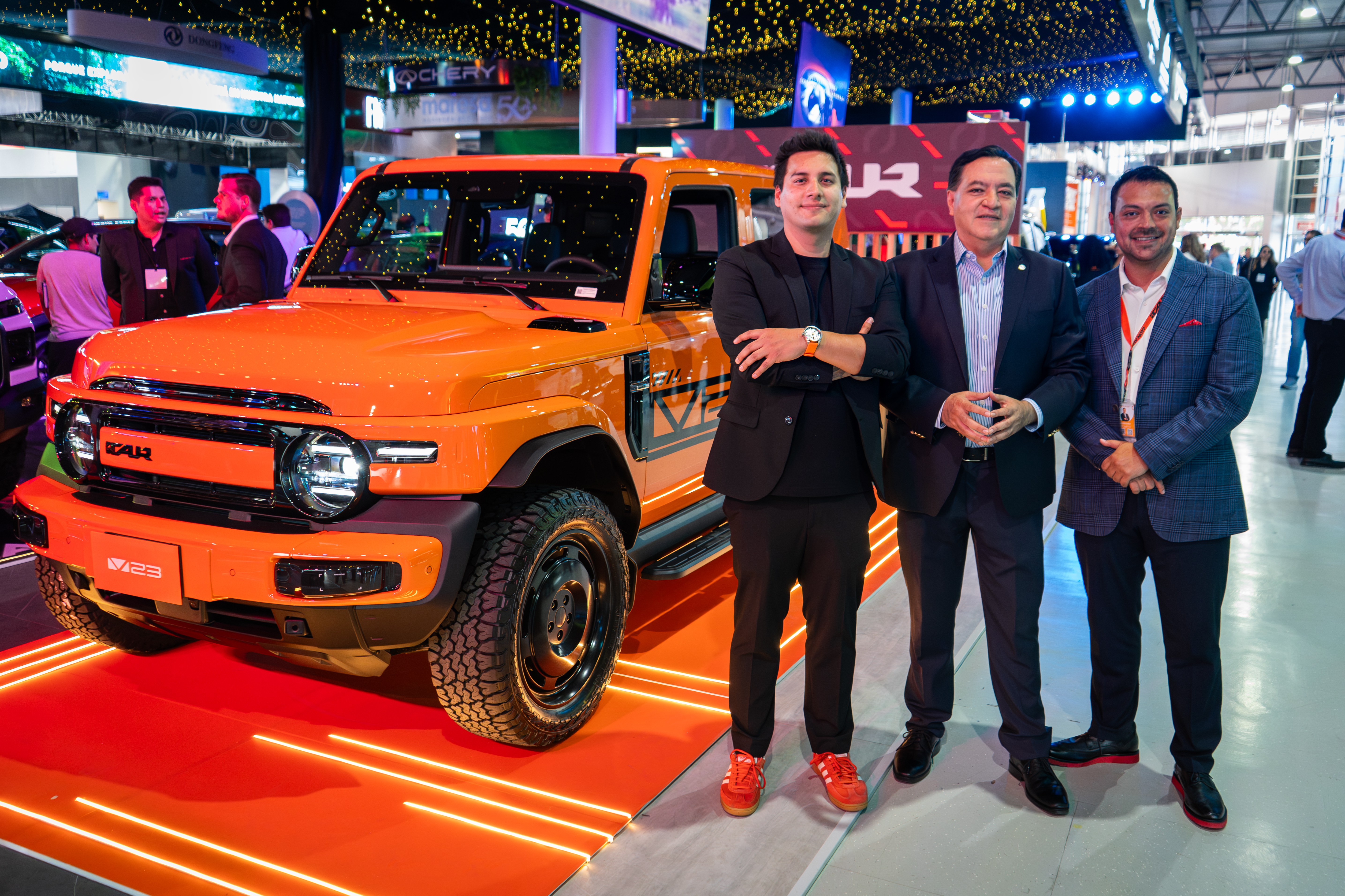 iCAUR llega a Ecuador con dos SUV electrificados de Chery Global: V23 y V27