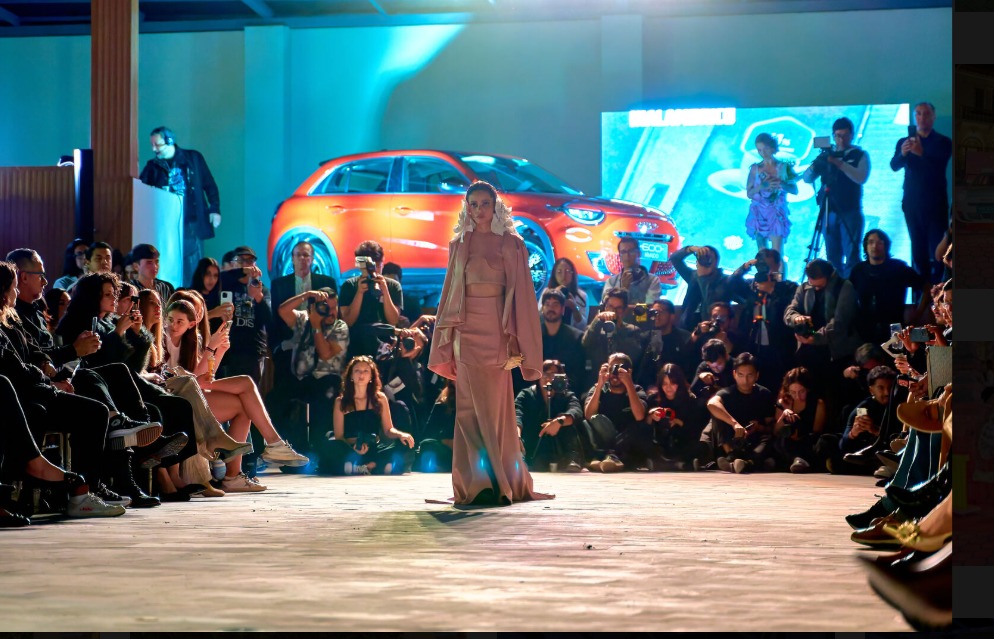 Quito Fashion Night reunió moda, diseño y pasión automotriz