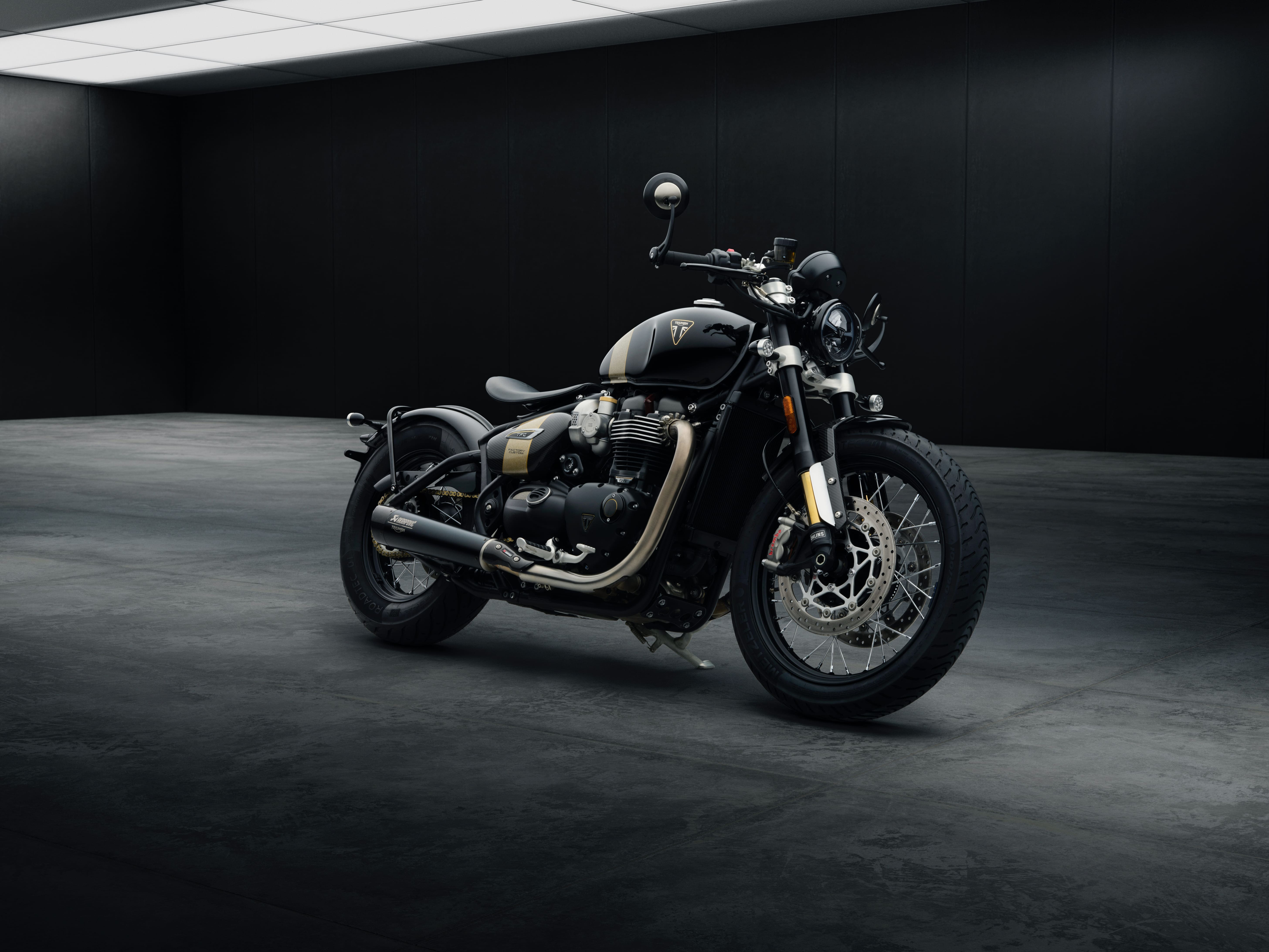 Triumph Bonneville Bobber TFC 2025, estilo único