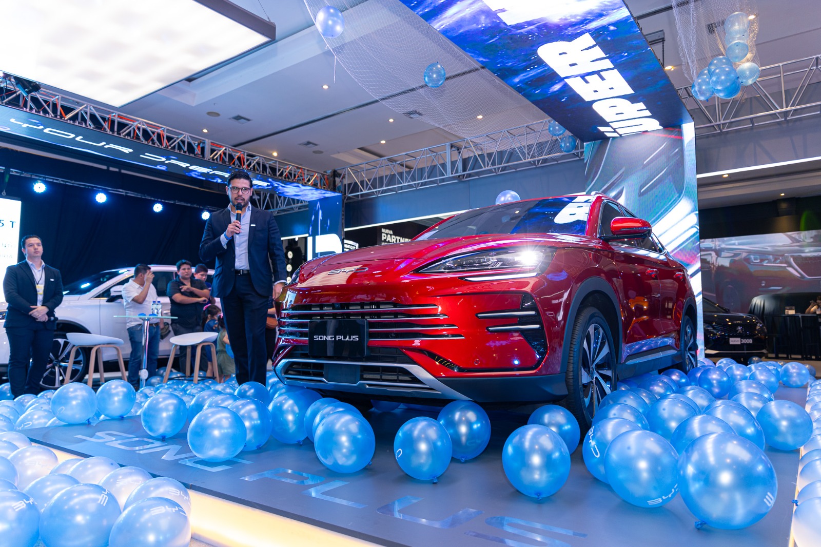 BYD busca posicionarse en Ecuador y lanzó su primer súper híbrido en el Autoshow 2024