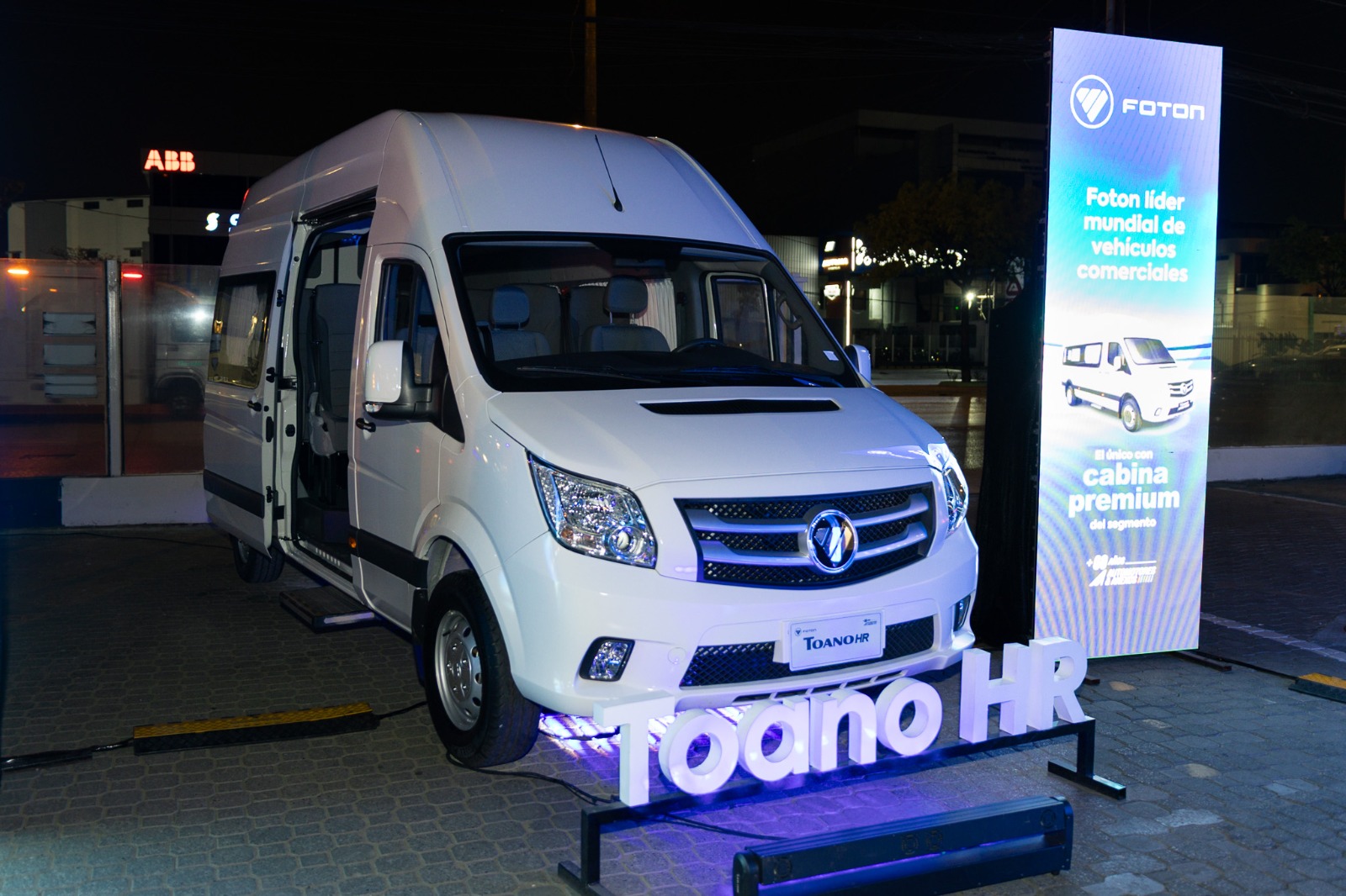 Foton presentó seis vehículos para transporte urbano y de carga