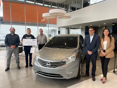 En Curva Garage y Nissan Ecuador premiaron a conductores de modelos Navara y Versa