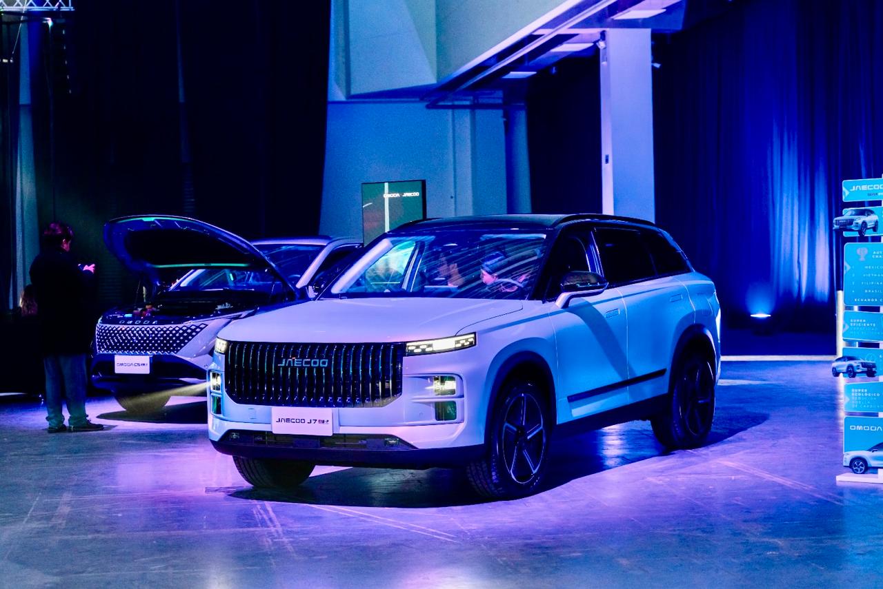 OMODA y JAECOO inician operaciones en Ecuador con enfoque en electrificación y tecnología híbrida