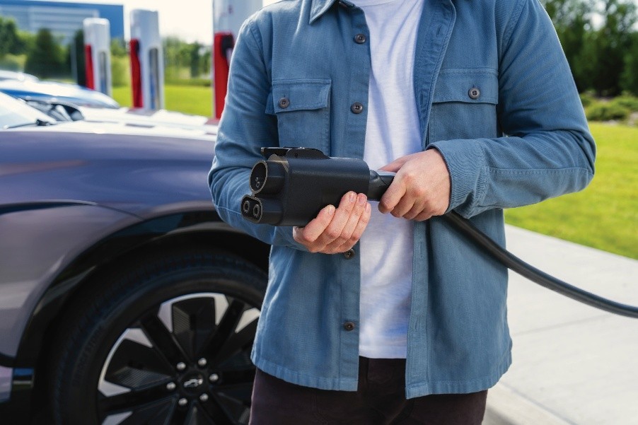 Chevrolet amplía la red de carga para autos eléctricos en Ecuador y suma 155 puntos a nivel nacional