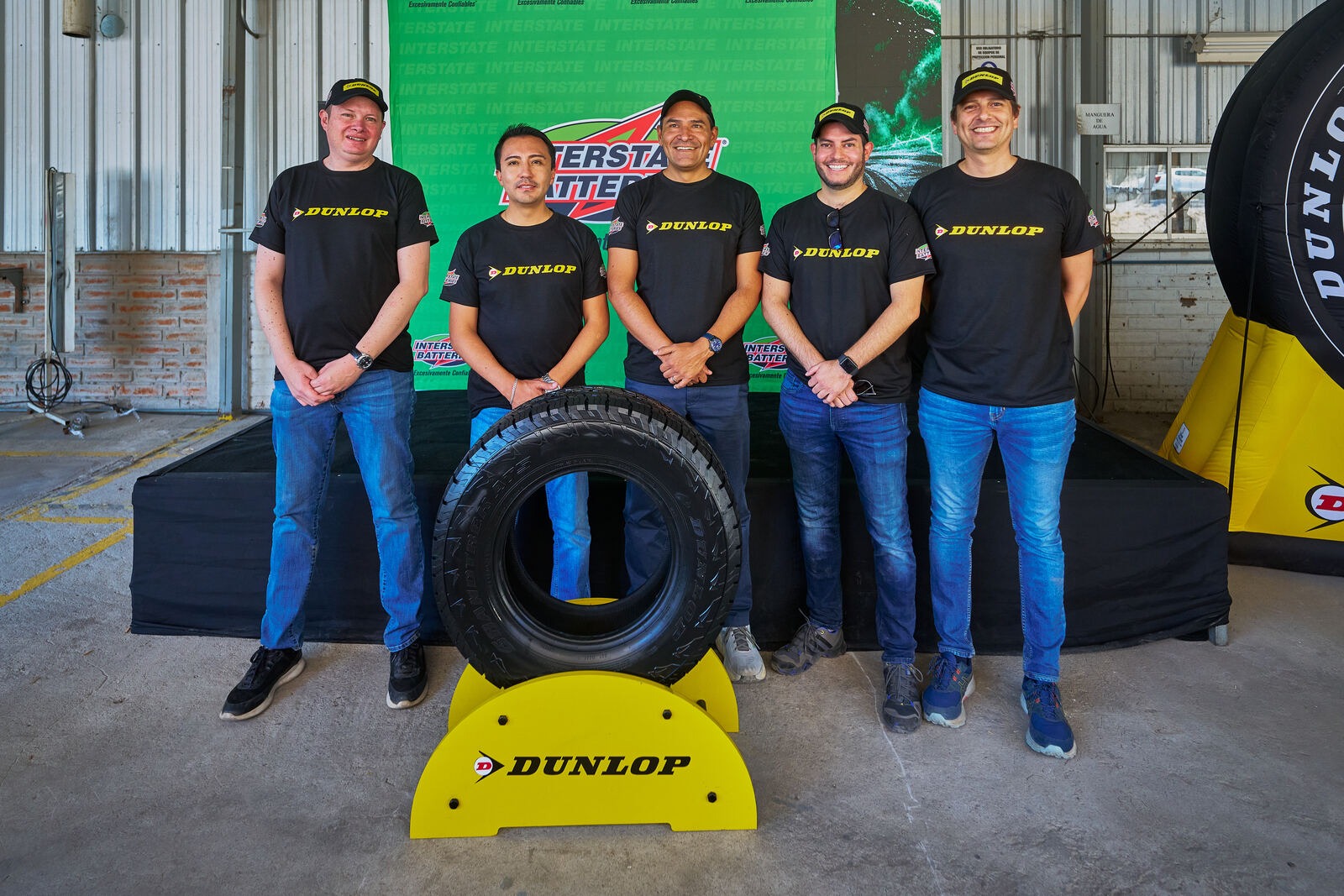 Dunlop e Interstate Batteries llegan al mercado de posventa automotriz en Ecuador