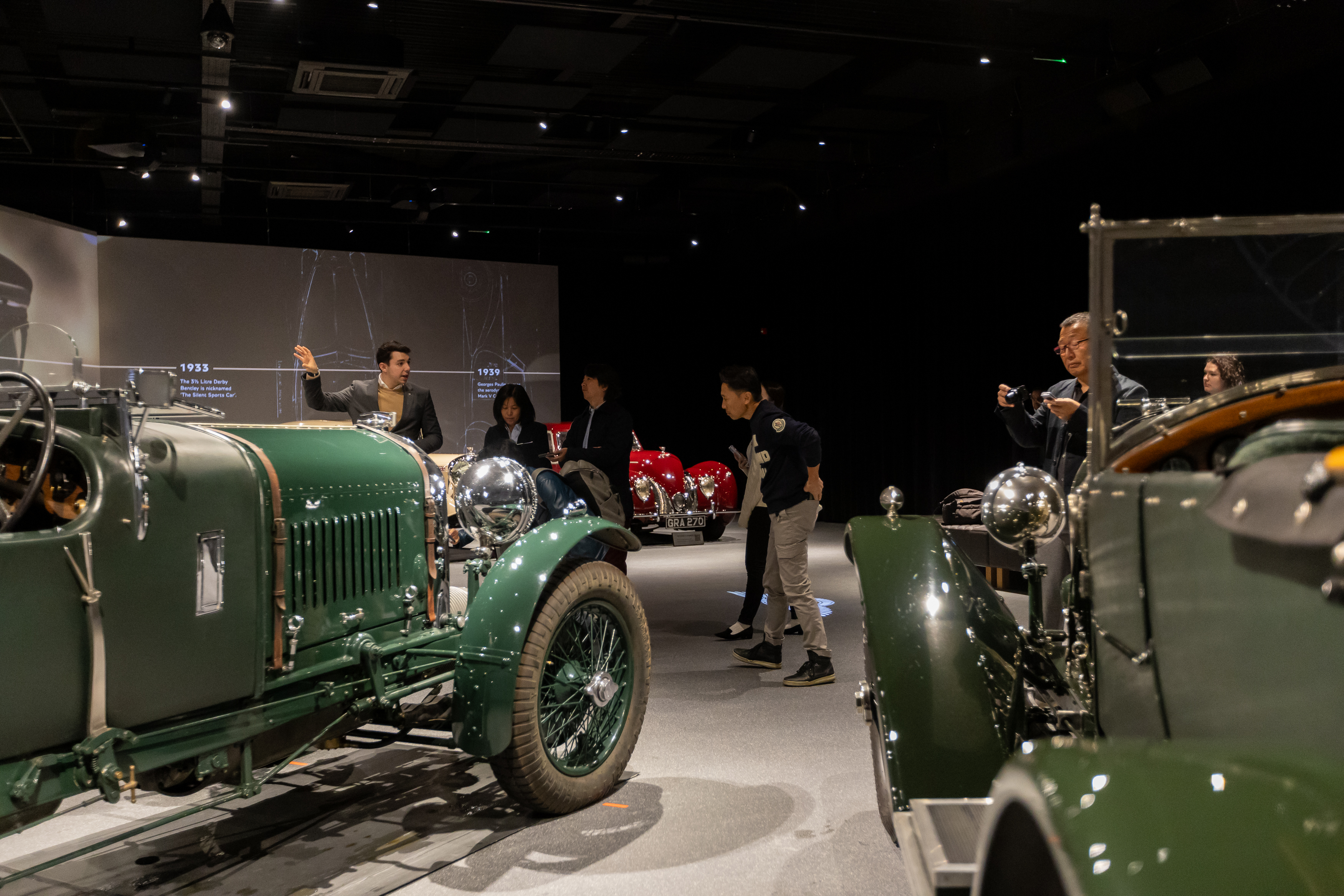 Bentley abrió al público su centro de visitantes en Crewe y exhibe vehículos históricos inéditos
