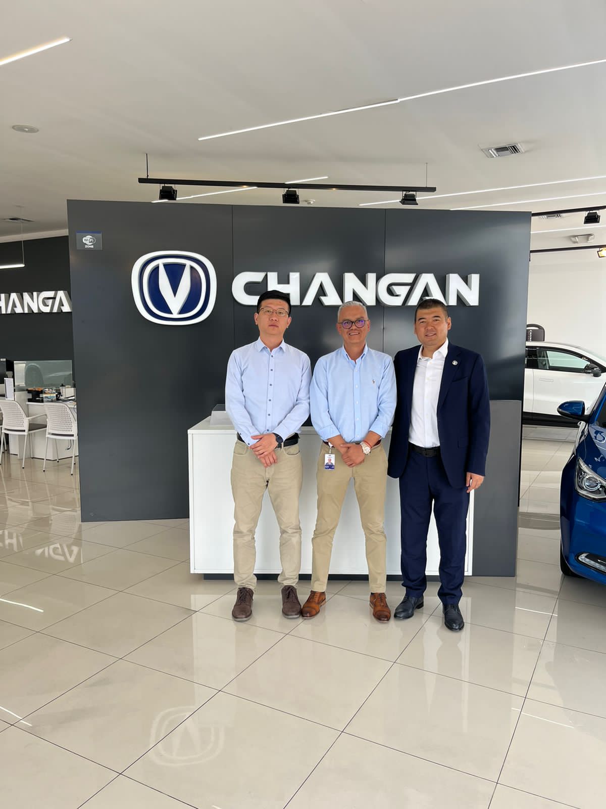 Changan Auto recibió la visita de ejecutivos de Changan Global