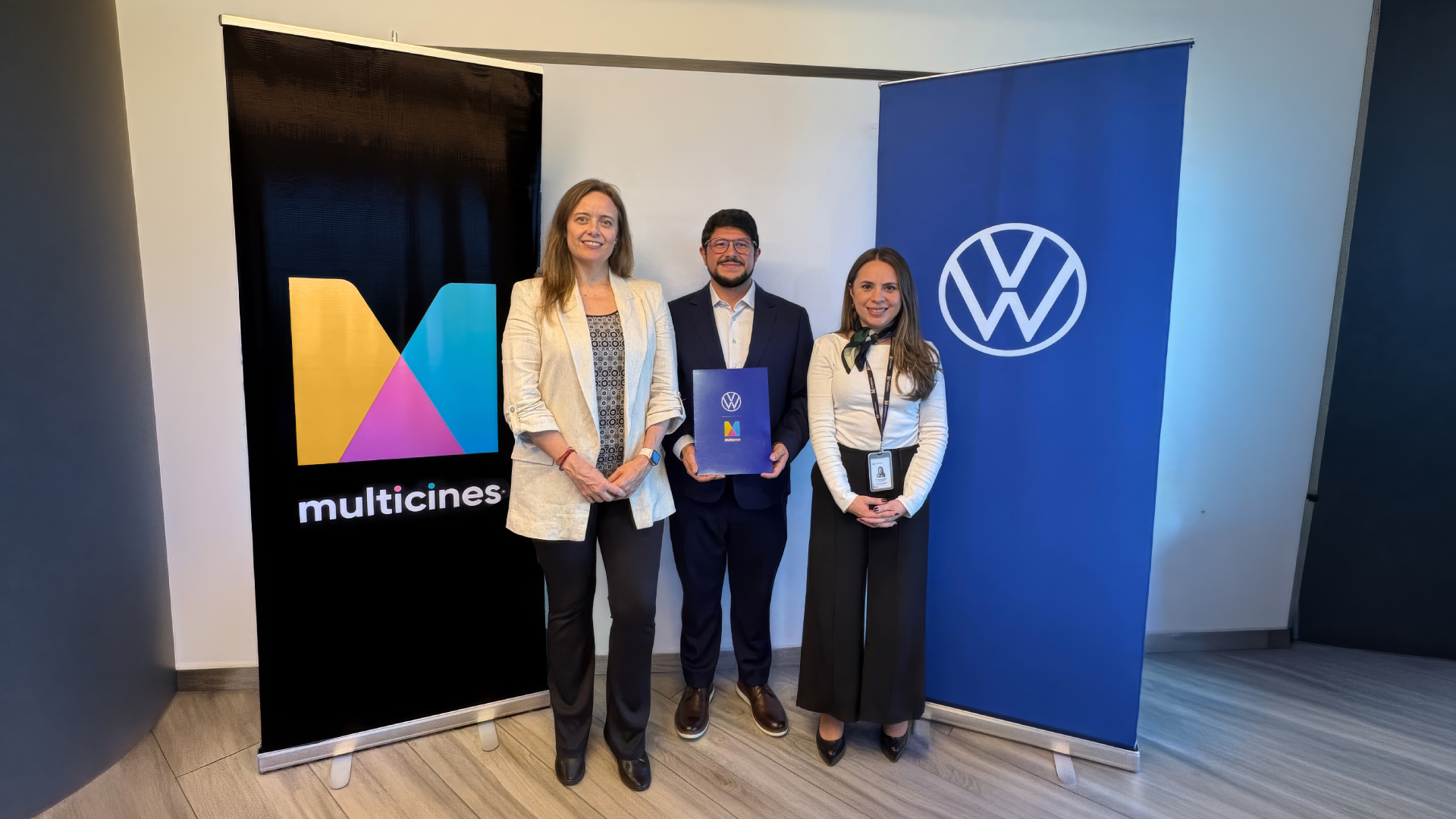 Volkswagen y Multicines impulsan una alianza que une movilidad y entretenimiento en Ecuador