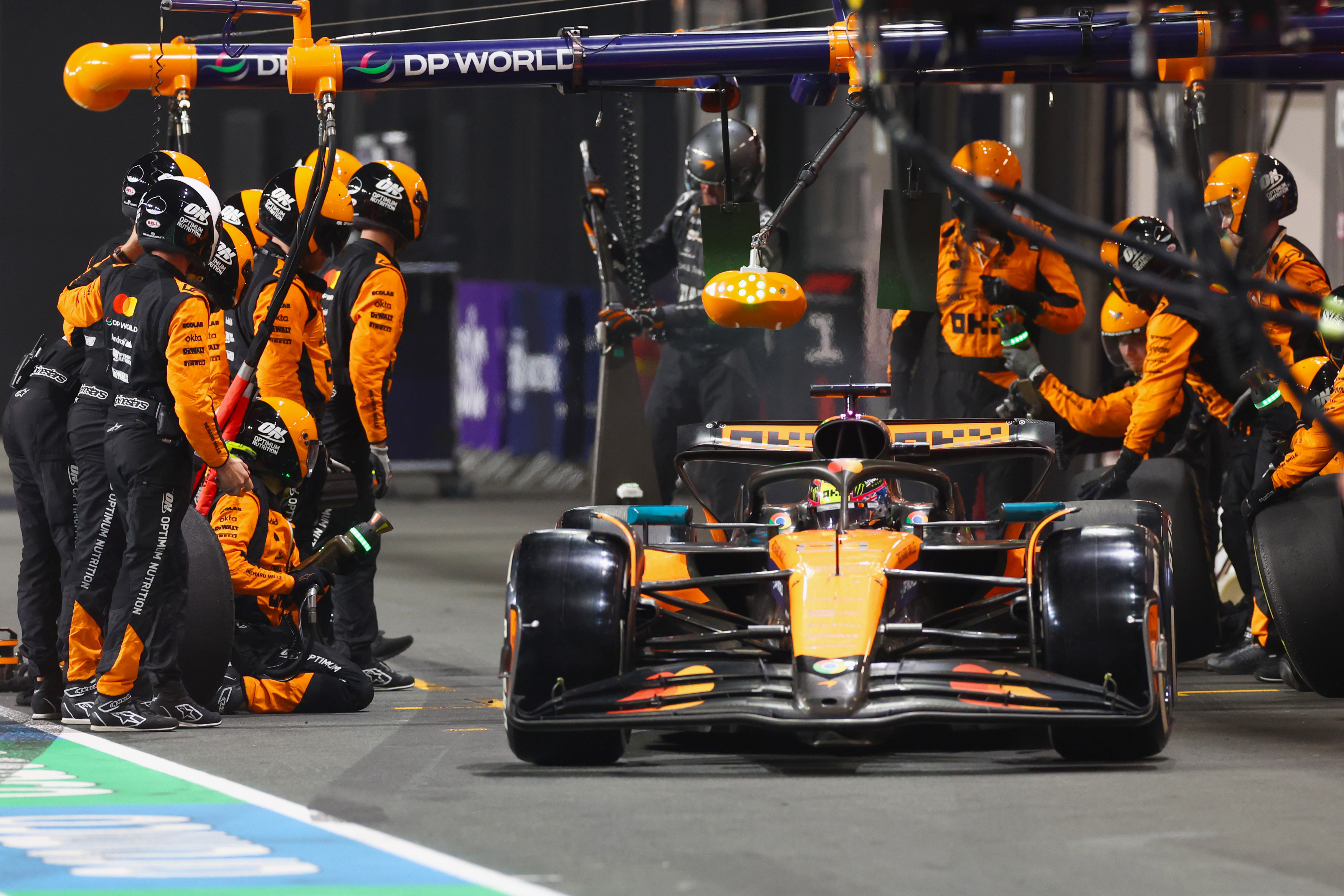Réplica del auto de McLaren Formula 1 llega por primera vez a Ecuador
