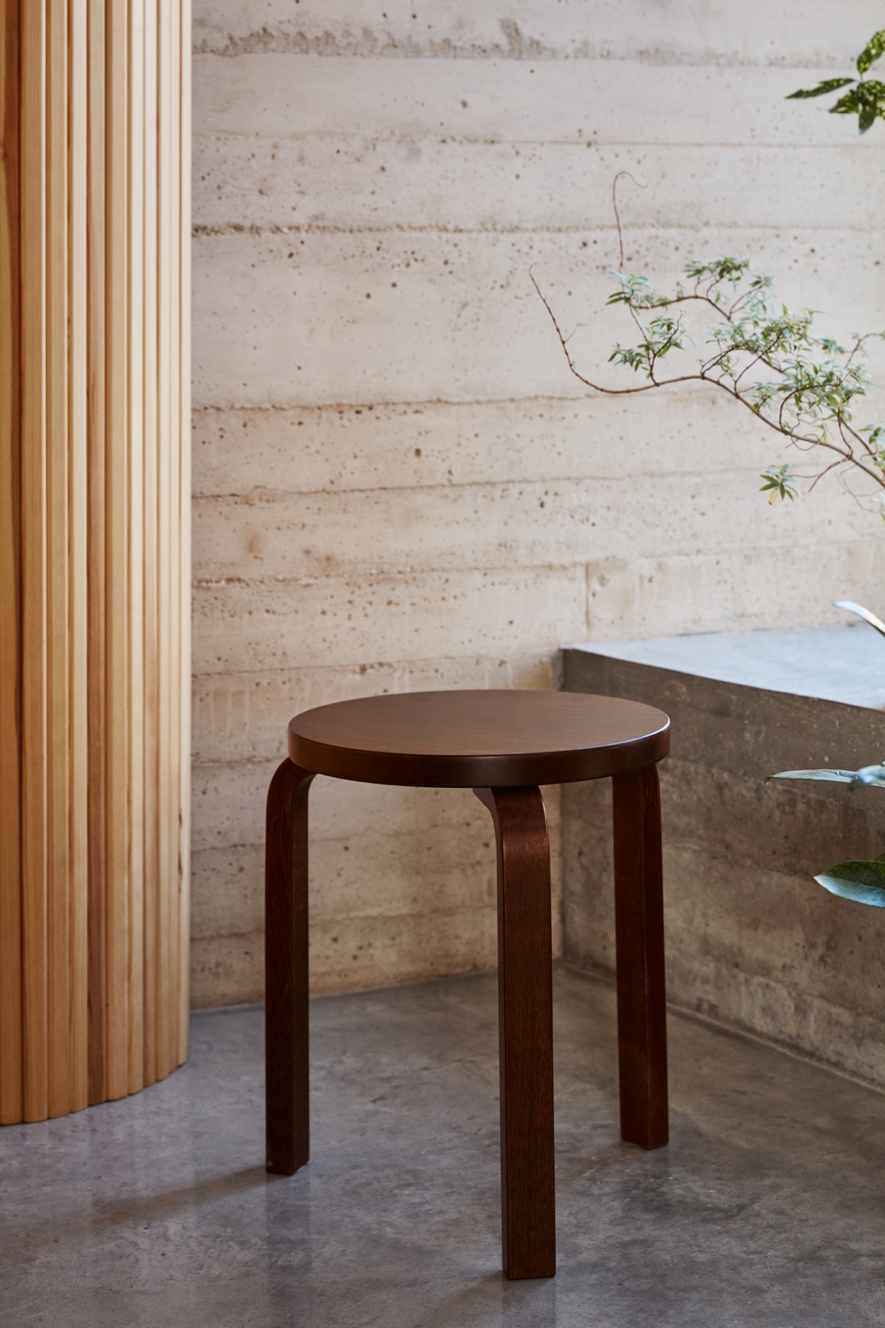 INIMITABLE SIMPLICITY: Artek's Stool 60 | END.