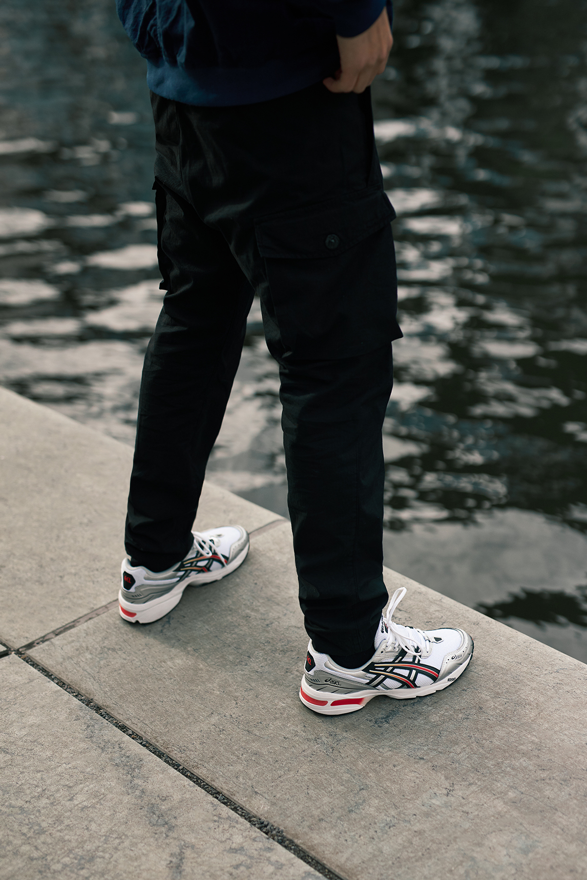 ASICS GEL 1090 - Available 