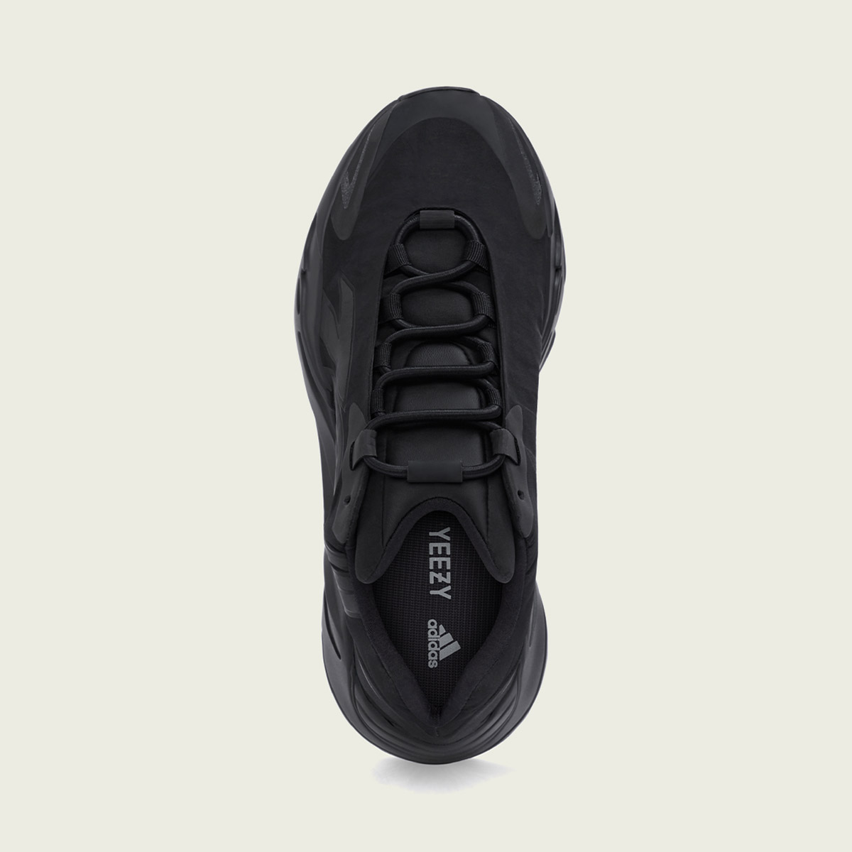 yeezy 700 mnvn black
