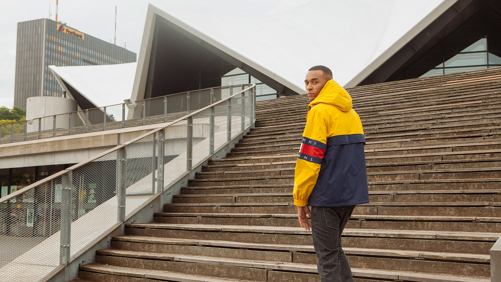 tommy jeans 90s colour block pullover jacket