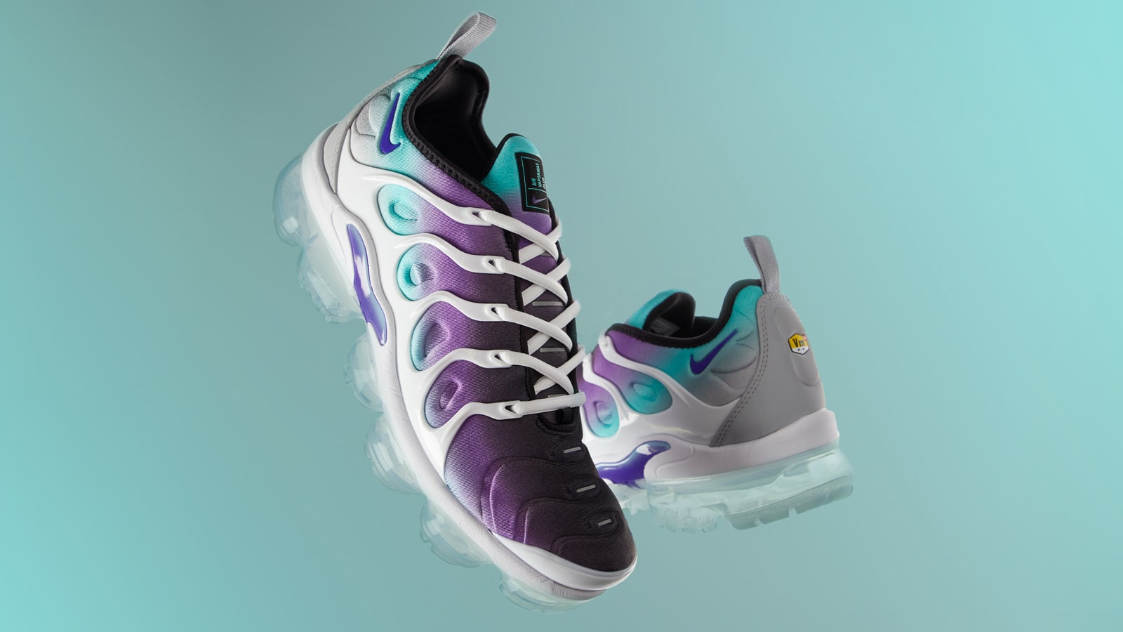 vapormax plus aurora green