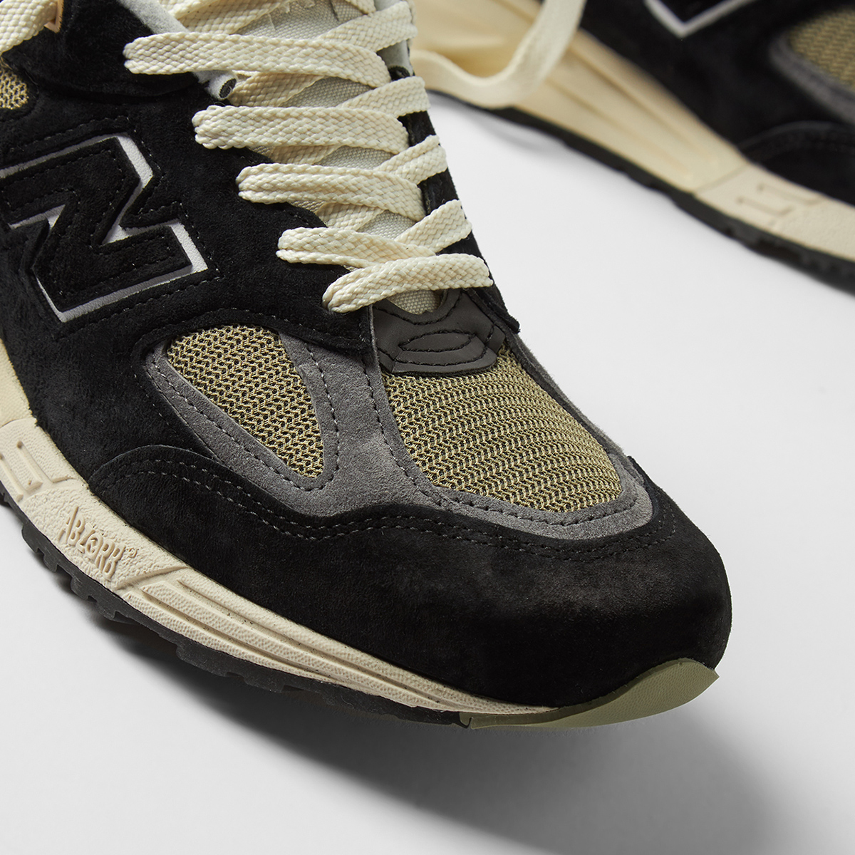 NEW BALANCE 990 V2 MADE IN USA – REGISTER NOW | END.