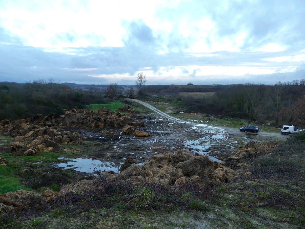 Terrain du futur parc solaire de Montéchut en janvier 2018