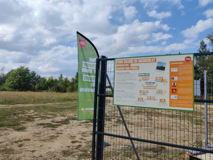 panneau d'information à l'entrée du parc