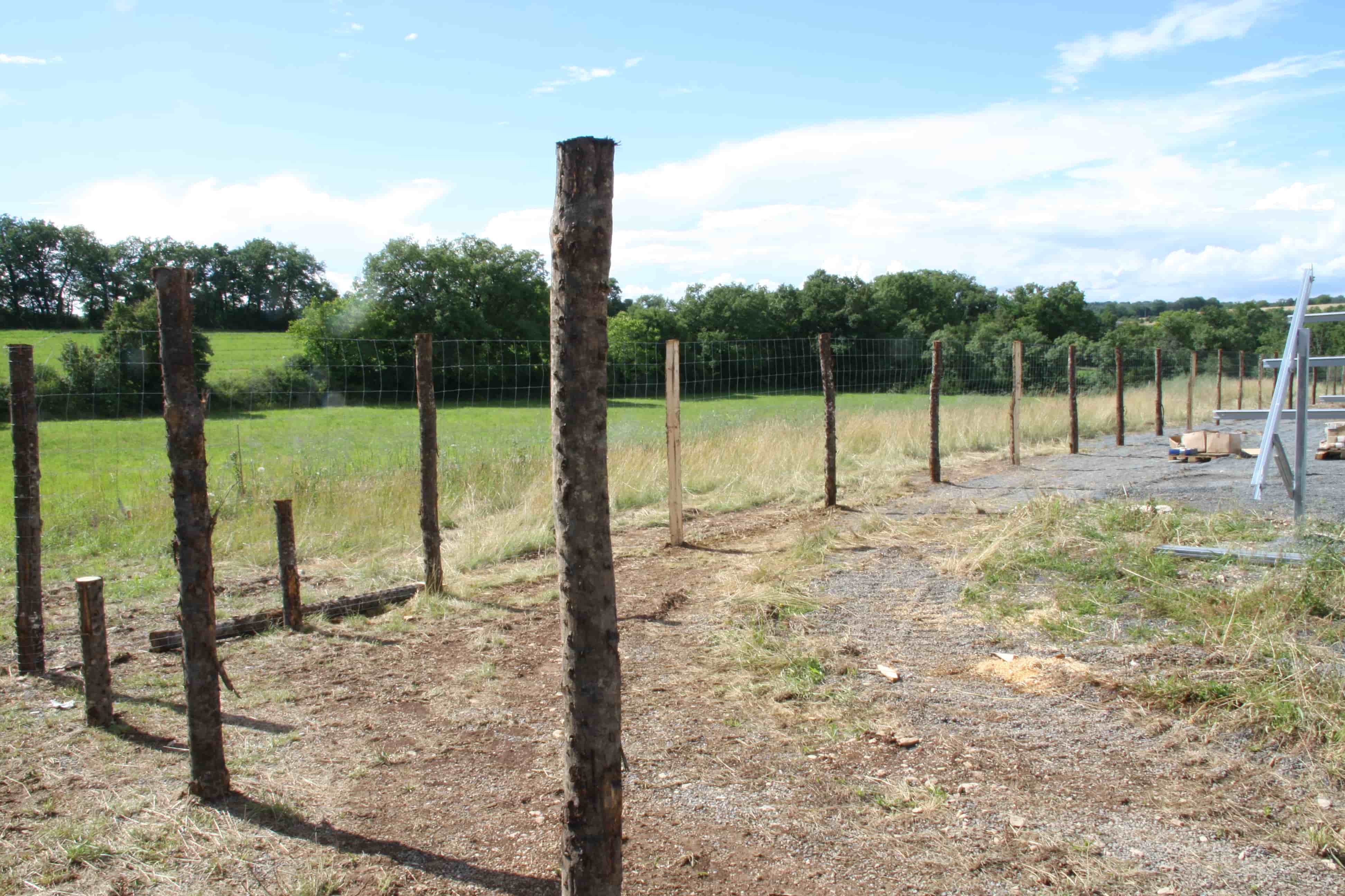 Clôture du parc solaire de Montfaucon à Vayssière installée par Figuié BTP