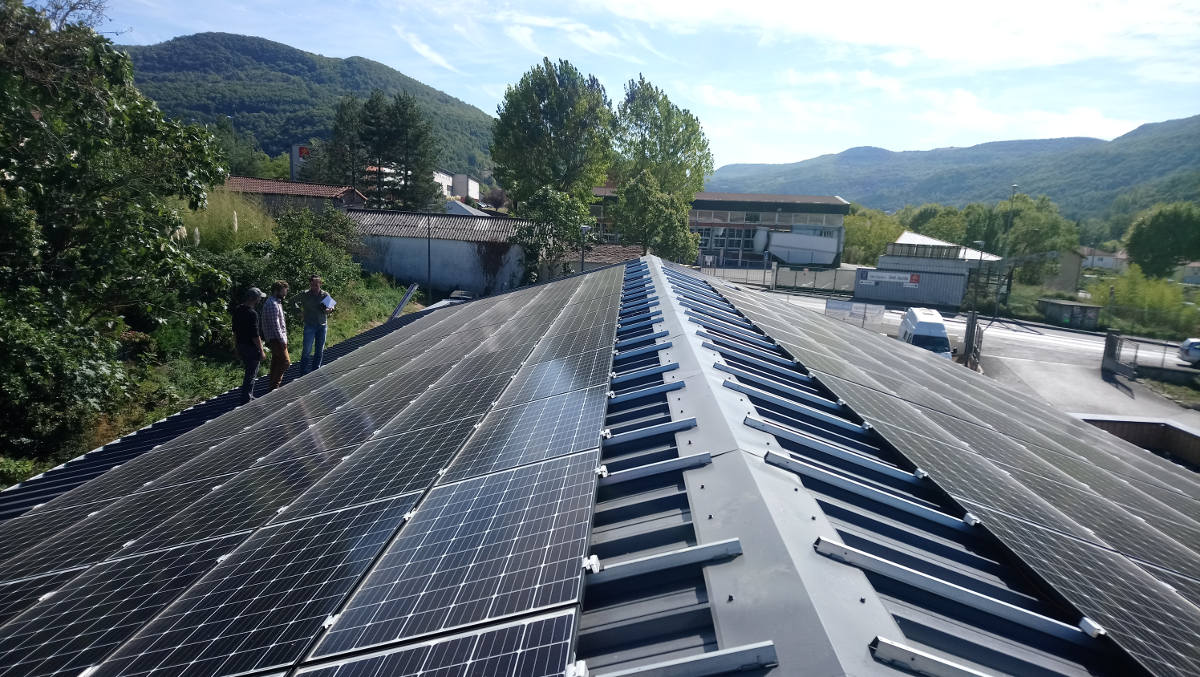 Toiture solaire de la Biocoop en Autoconsommation collective à Saint-Affrique par Enercoop