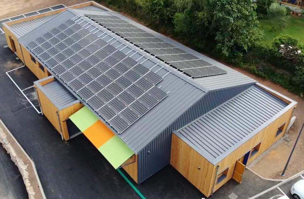 Toiture photovoltaïque en autoconsommation collective de la Biocoop à Saint-Affrique par Enercoop Midi-Pyrénées