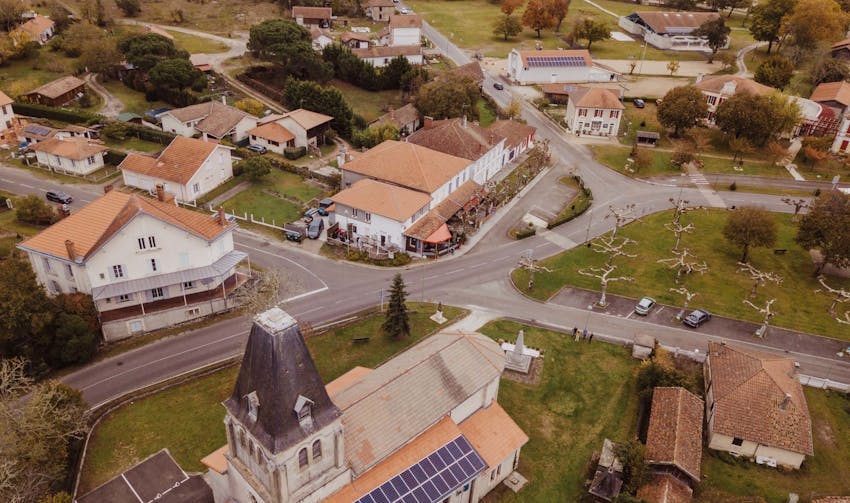 Vue sur Esource et ses centrales solaires citoyennes - crédit photo : Lycia Walter - Enercoop Nouvelle-Aquitaine