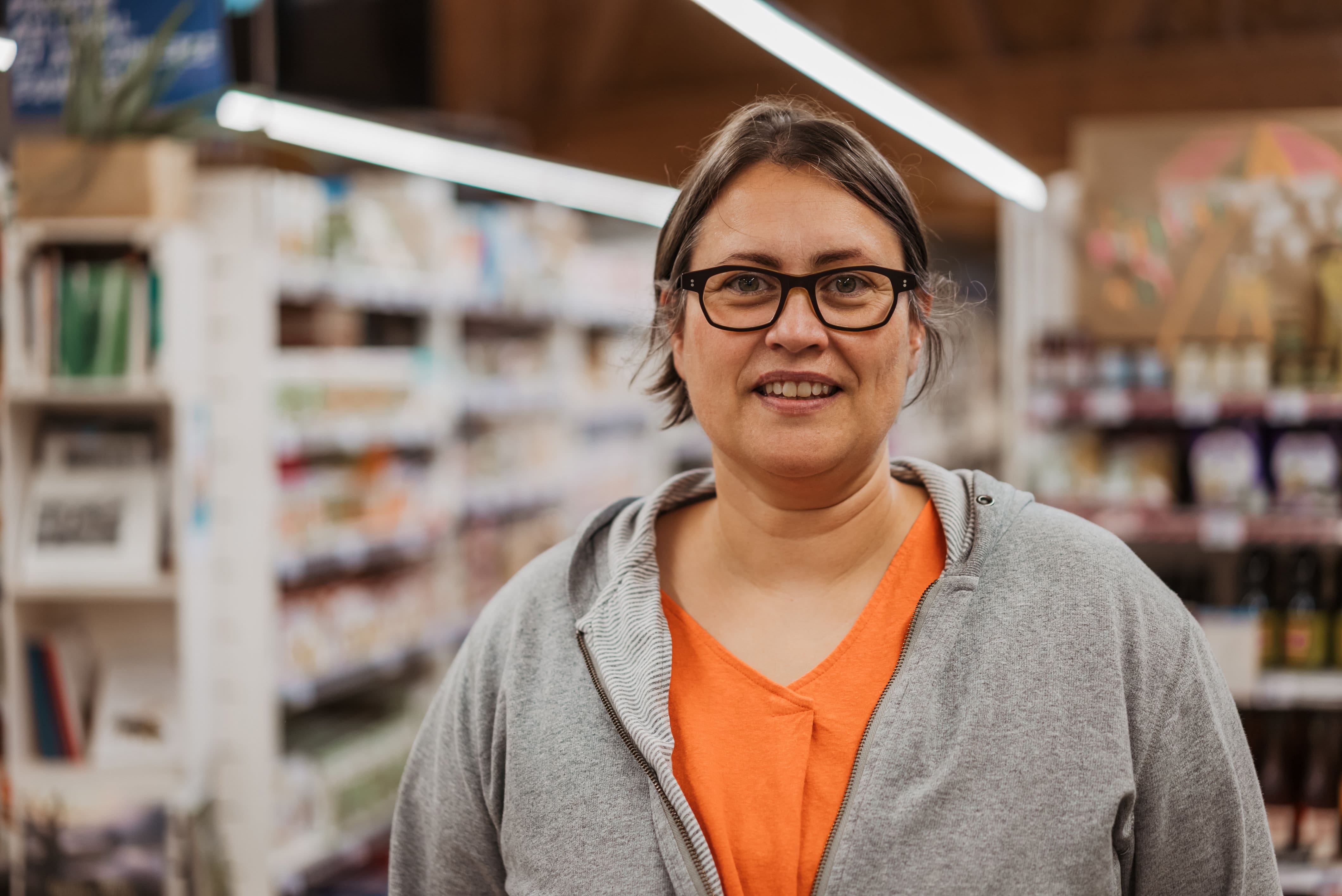 Aurélie, gérante du magasin Biocoop l'Aubre à Limoges - crédit photo : Lycia Walter - Enercoop Nouvelle-Aquitaine