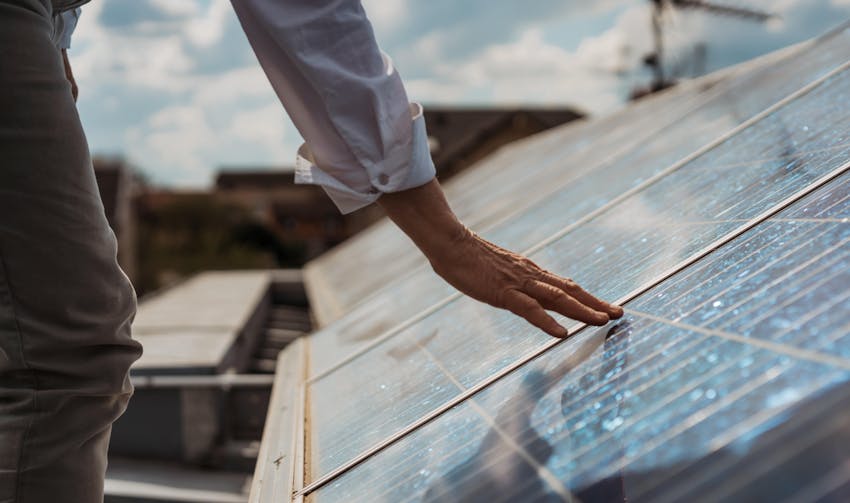 Main photovoltaïque Marie-Colette - crédit photo : Lycia Walter - Enercoop Nouvelle-Aquitaine