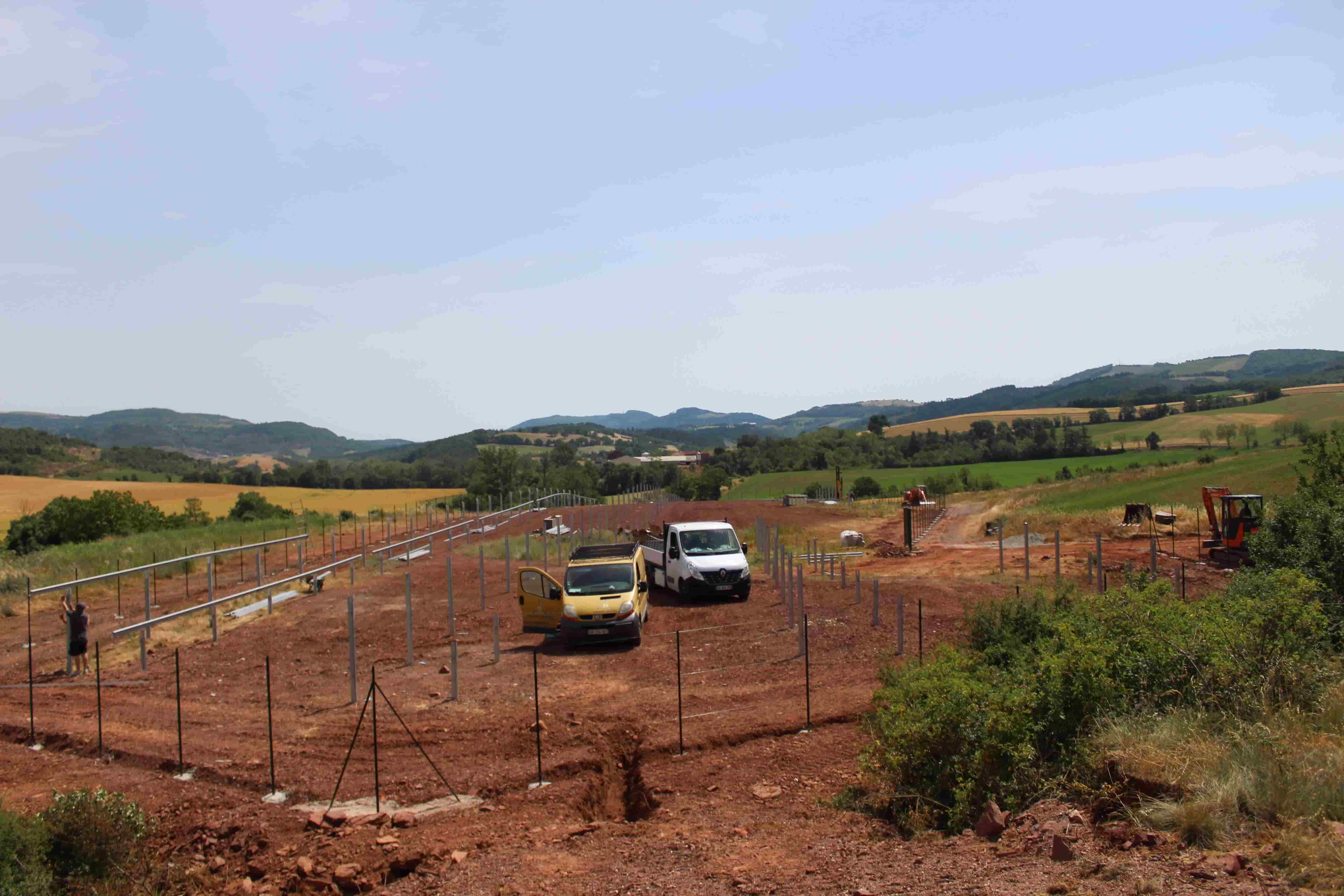 Les travaux sur le parc solaire de Lagarde à Camarès