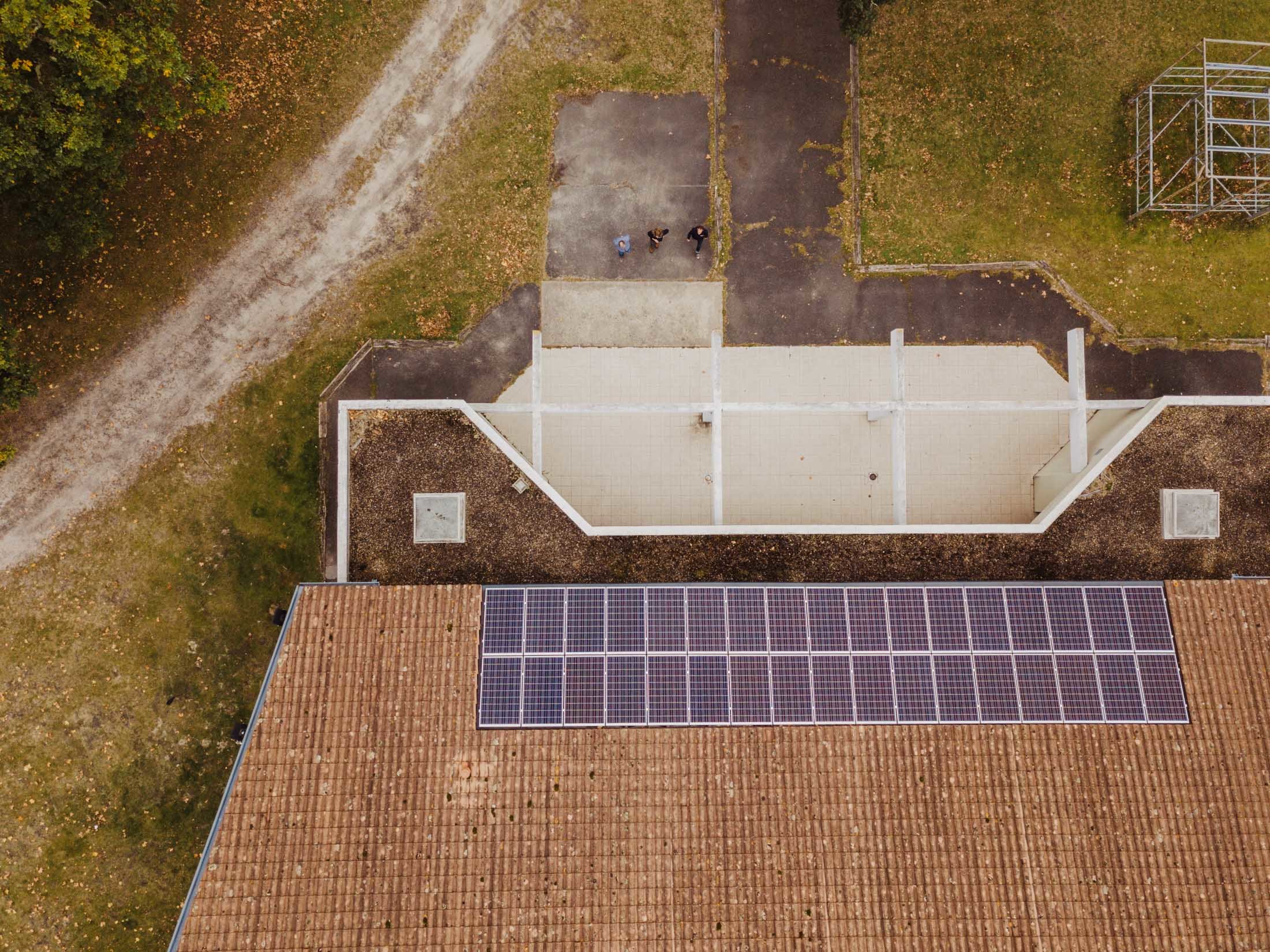 Centrale solaire de la grande salle des fêtes - crédit photo : Lycia Walter - Enercoop Nouvelle-Aquitaine