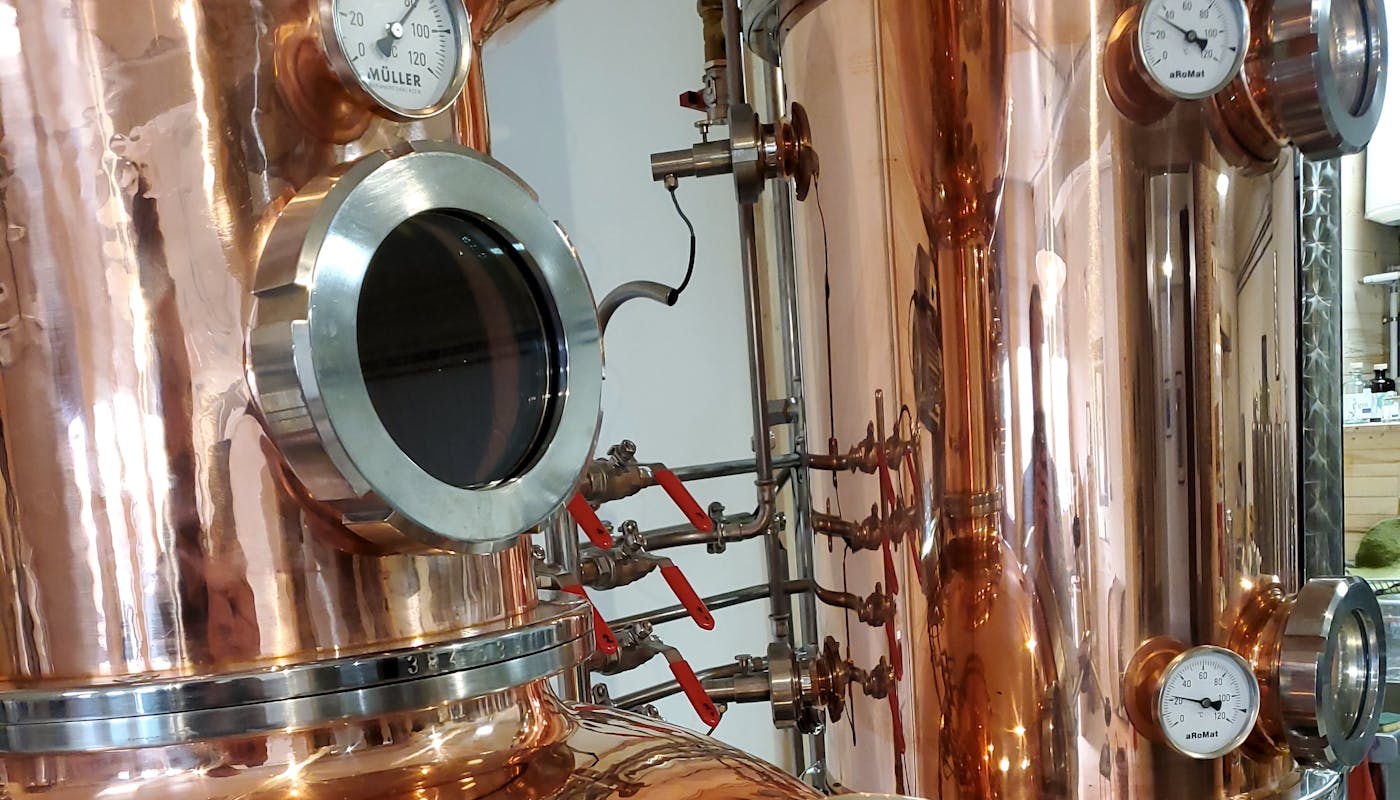 L'Entropie : distillerie sauvage a choisi Enercoop pour sa fourniture !