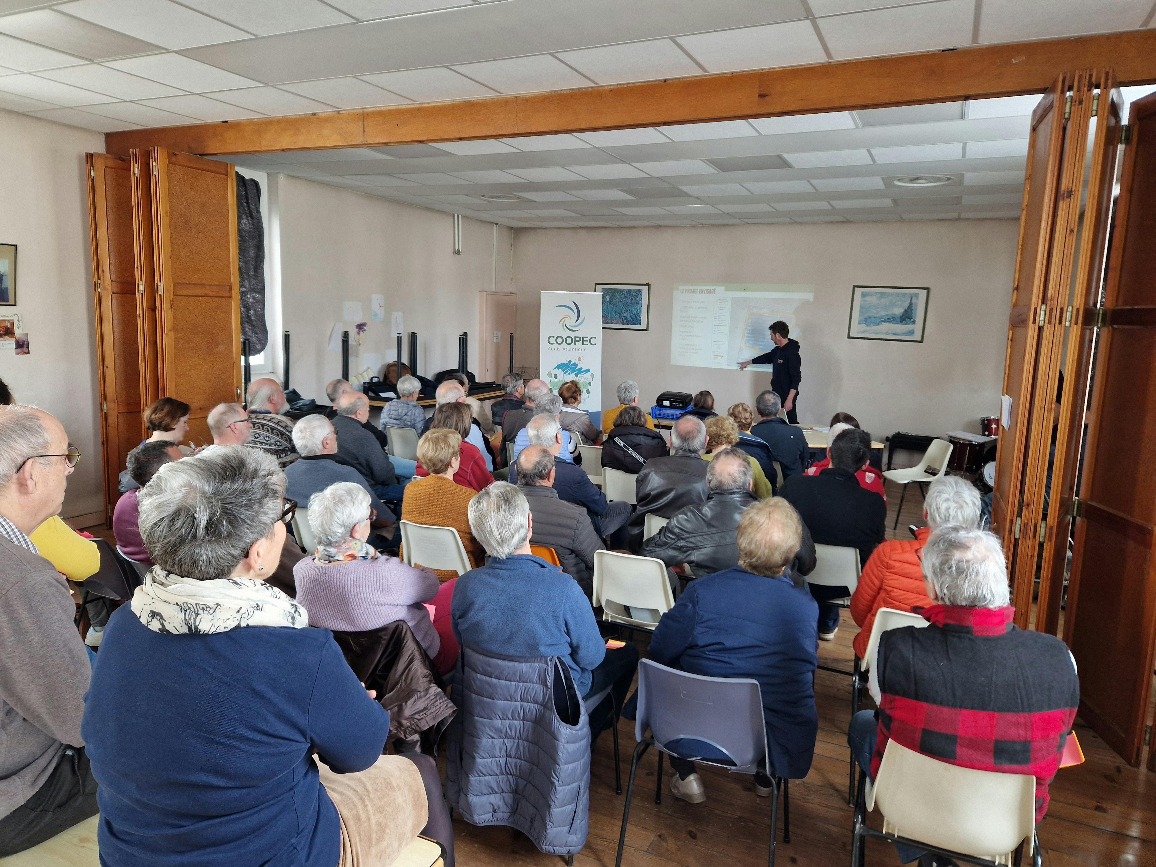 Réunion d'information à Andilly pour le projet du parc de la Brie solaire