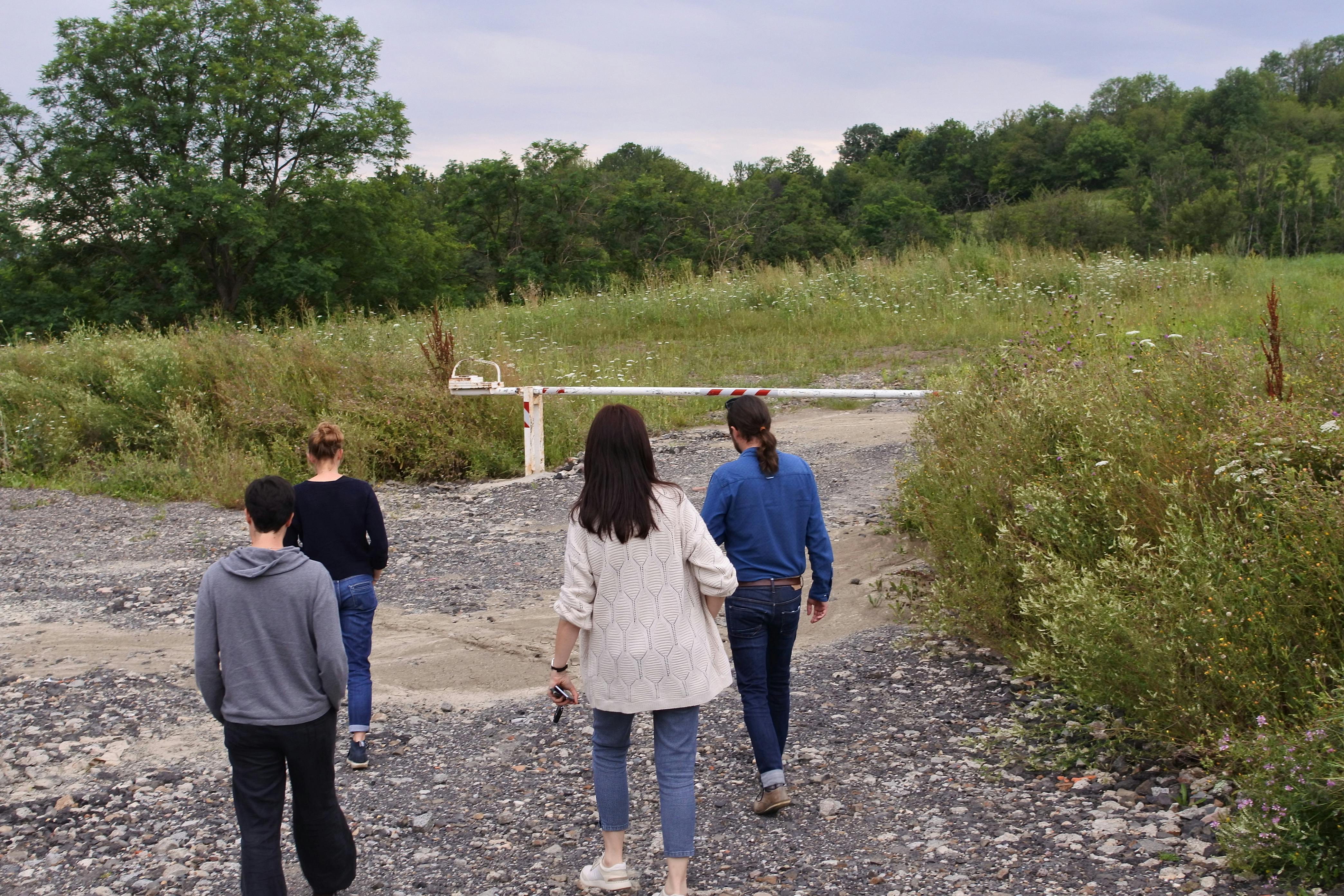 Viste du terrain à Saint-Amant-Tallende, à l'emplacement de l'ancienne décharge