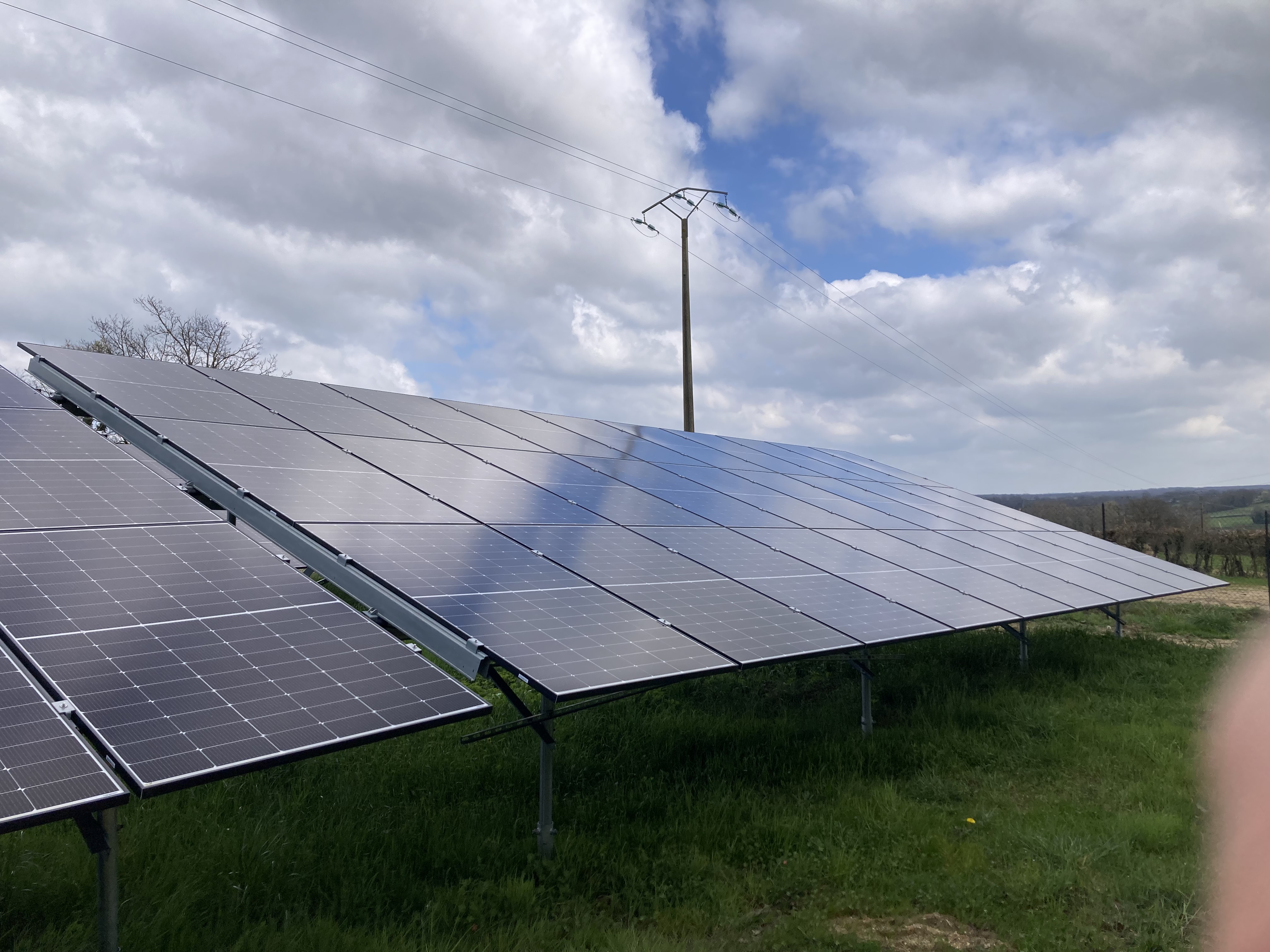 parc solaire brout vernet développé par enercoop auvergne rhone alpes