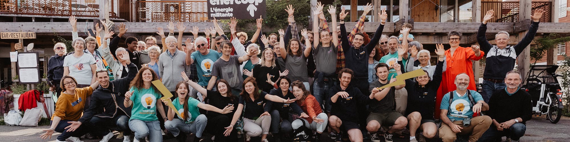 Photo de salarié⋅e⋅s et sociétaires lors de notre assemblée générale de 2024 à La Rochelle