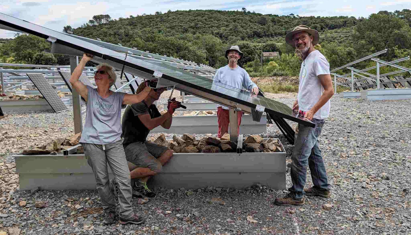 Durfort :
- un parc photovoltaïque sans prêt bancaire, construit collectivement et soutenu par Enercoop ! Inauguration Parc solaire de Durfort par la coopérative Energie Citoyenne des Lucioles.