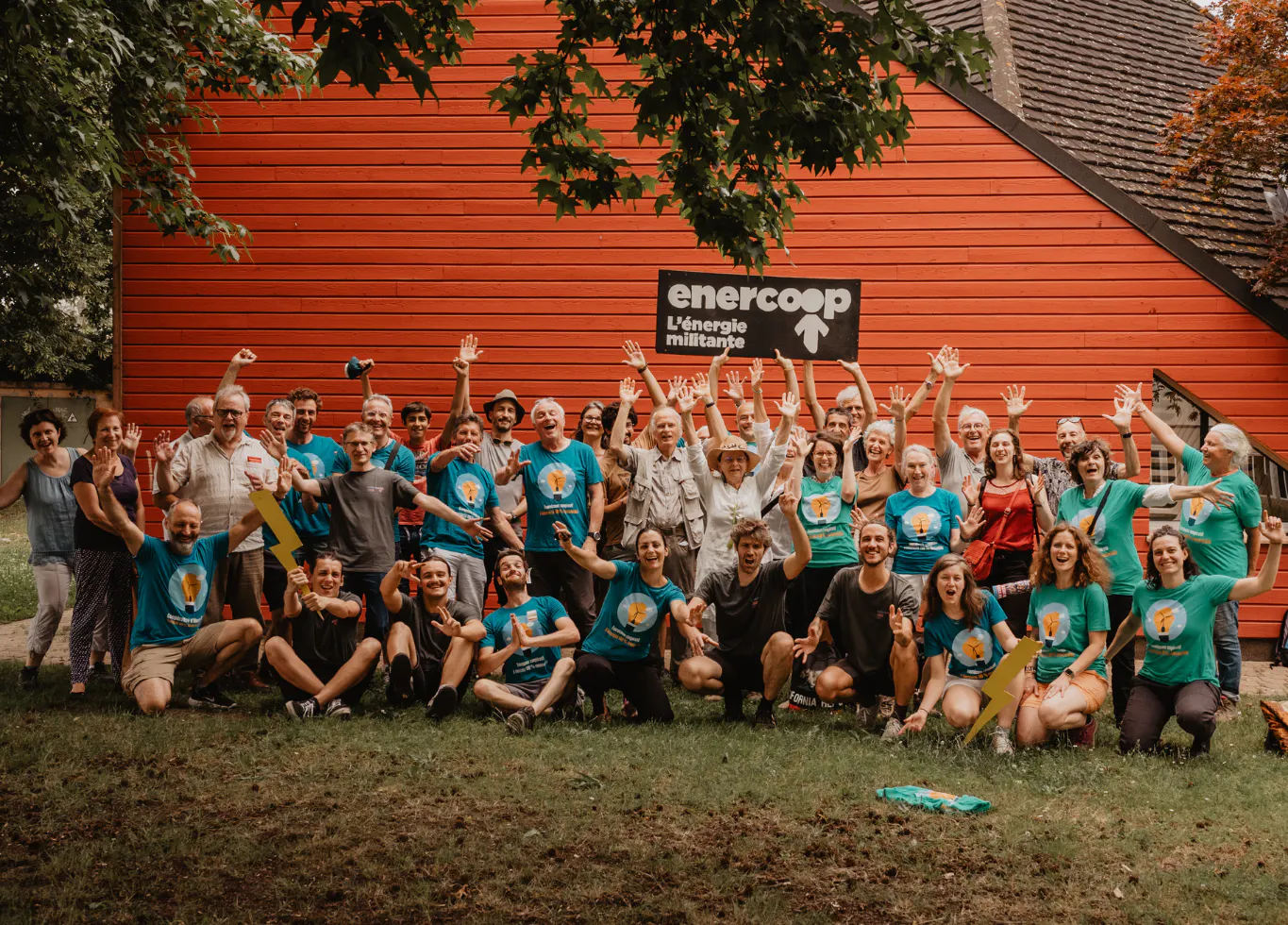 Rassemblement des sociétaires Enercoop Nouvelle-Aquitaine lors de l'AG