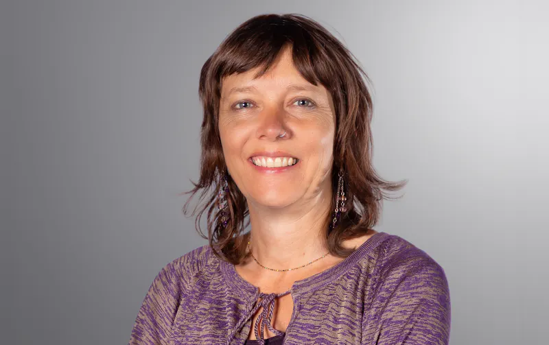 Portrait de Claire Bally Responsable de projet précarité énergétique au sein de CLER Solutions Claire Bally, responsable projet précarité énergétique Cler Solutions