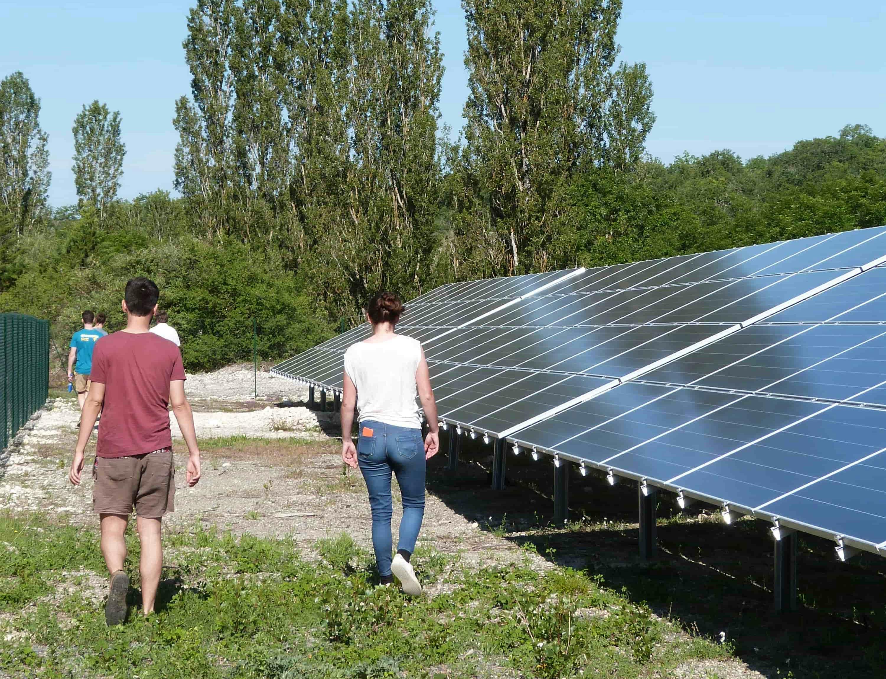 Le parc solaire citoyen de Lacombe de la Pâture à Villesèque