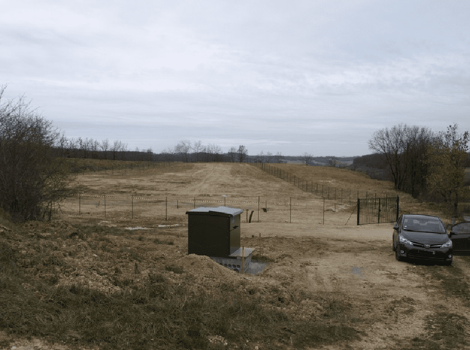 Clôture du futur parc solaire de Montéchut