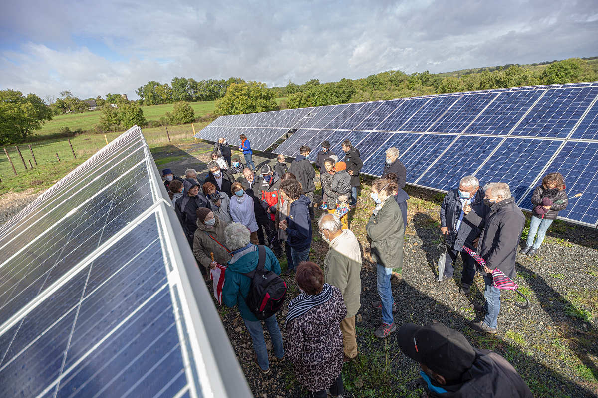 Visite du parc solaire de Vayssière à Montfaucon par Enercoop Midi-Pyrénées
