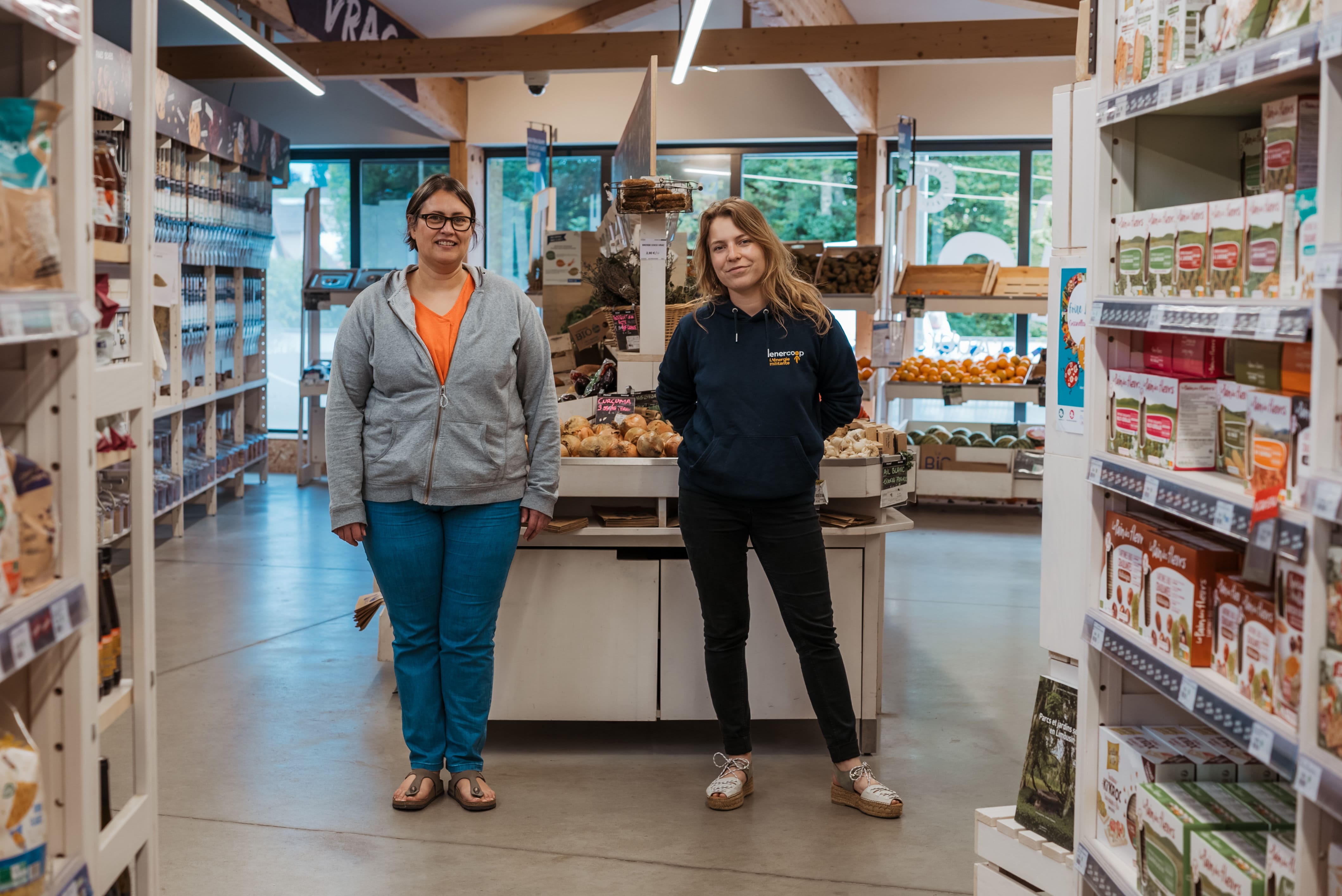 Aurélie et Mathilde - Biocoop l'Aubre à Limoges - crédit photo : Lycia Walter - Enercoop Nouvelle-Aquitaine