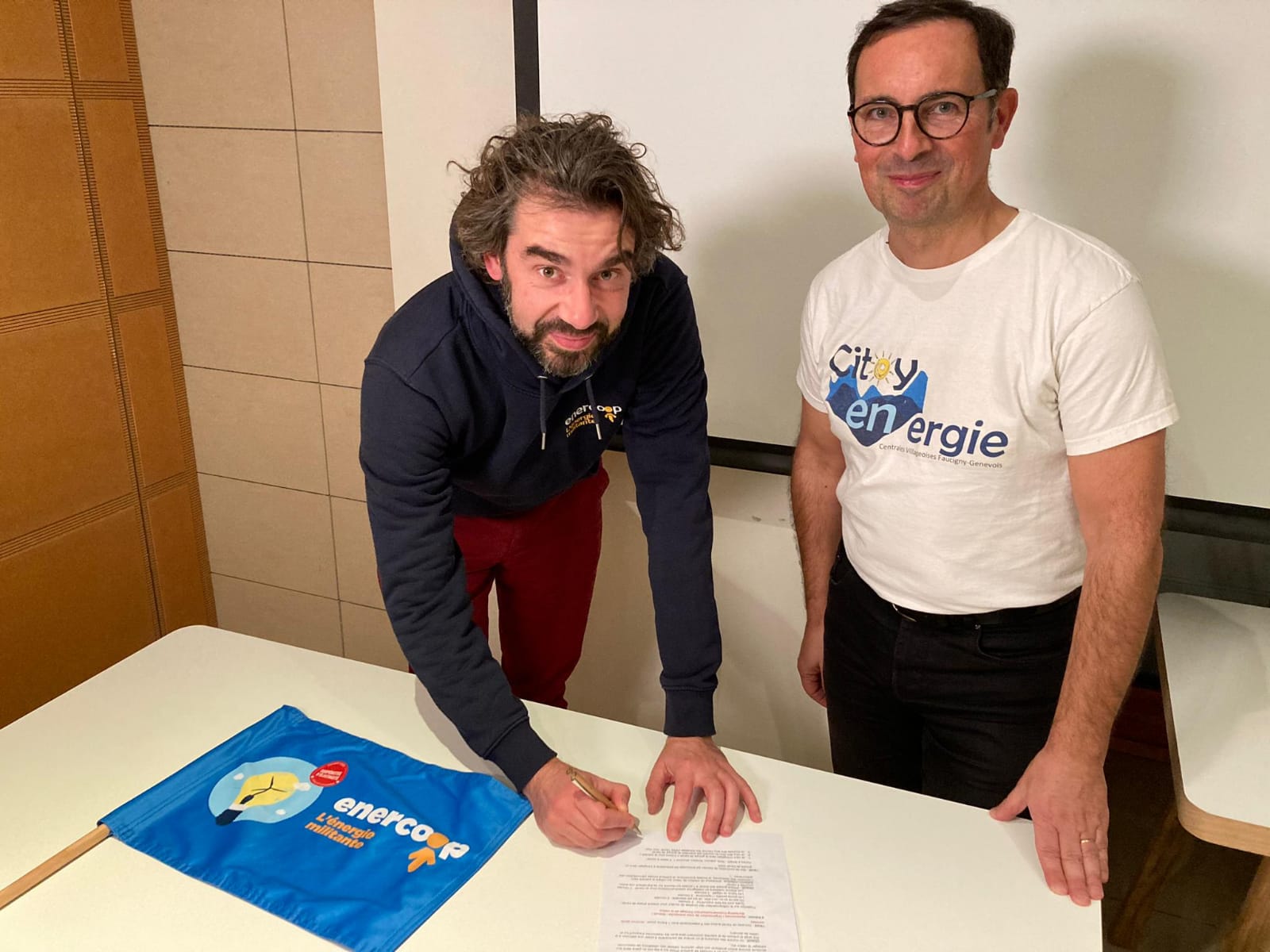 Signature du partenariat entre Enercoop AURA et CitoyENergie