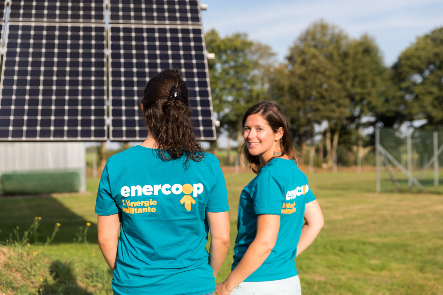 Enercoop - autoconsommation - panneaux photovoltaïques - femmes 