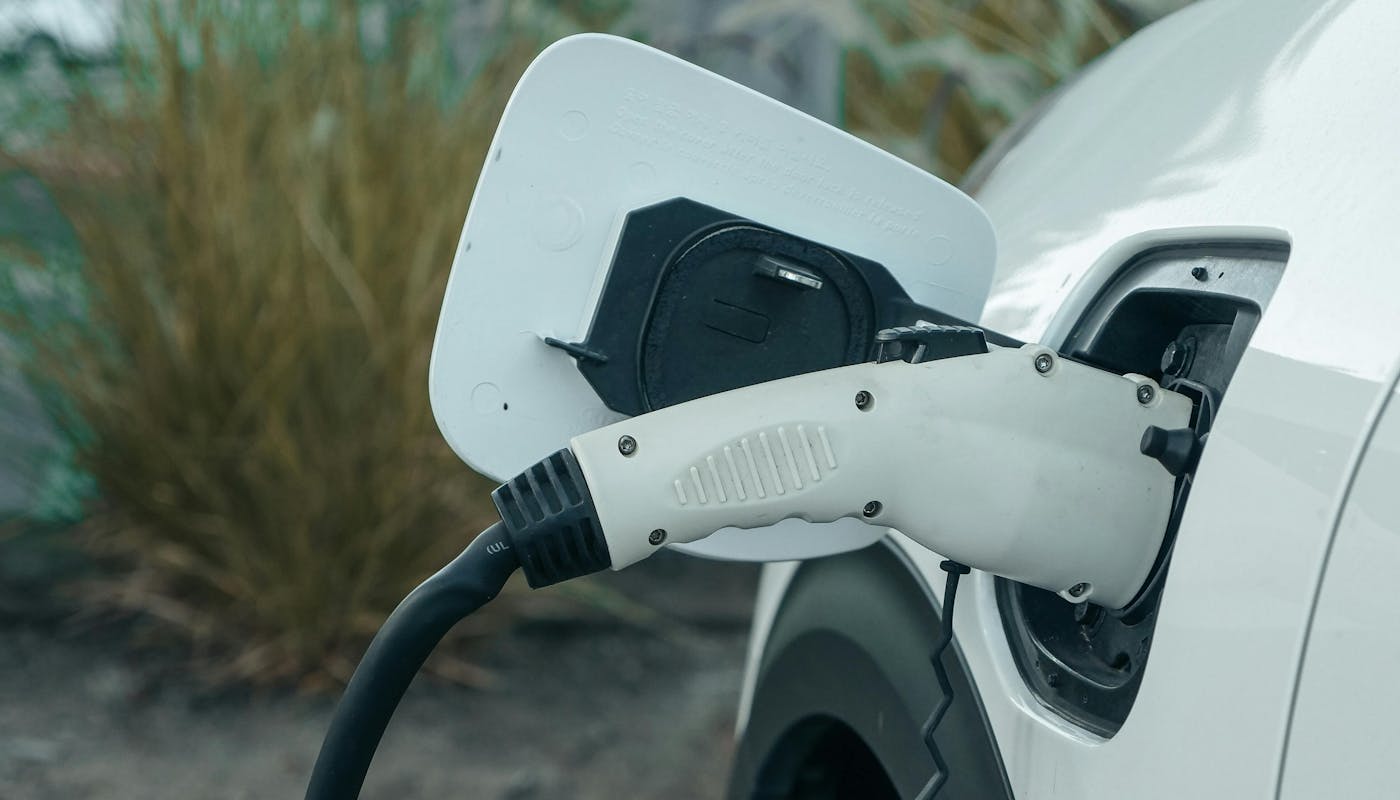 batterie recharge voiture véhicule électrique puissance