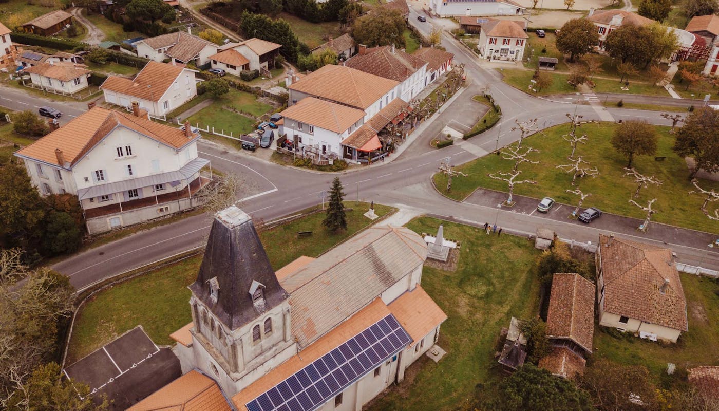 Enercoop - autoconsommation collective - consommation d'électricité - économie d'énergie - production d'énergie renouvelable - baisser sa facture d'électricité - production photovoltaïque