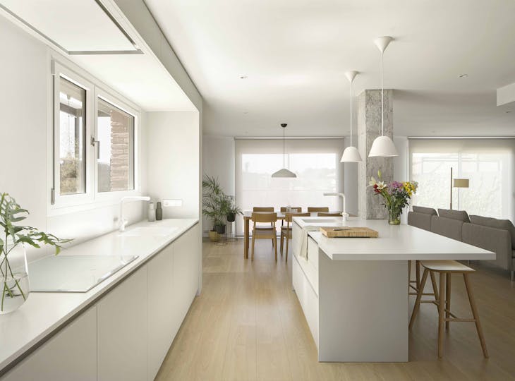 cocina y taburetes - detalle ALE