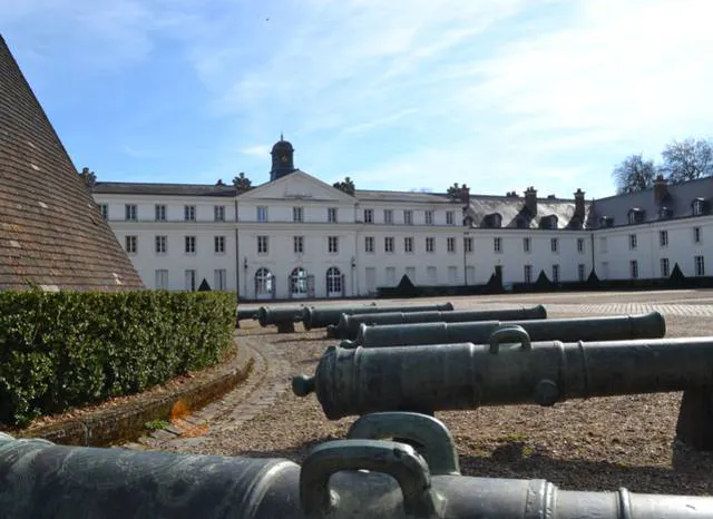 Le chateau de la verrerie rendu aux Creusotins