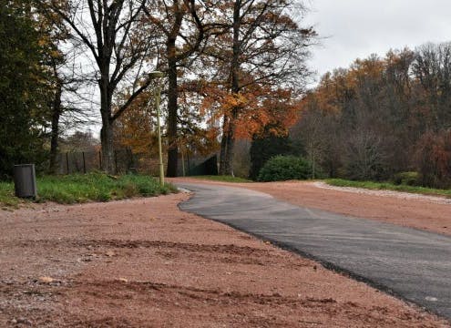 Parc de la Verrerie : une piste cyclable goudronnée fortement controversée "Préservons le parc de la Verrerie de la lubie du tout bitume"