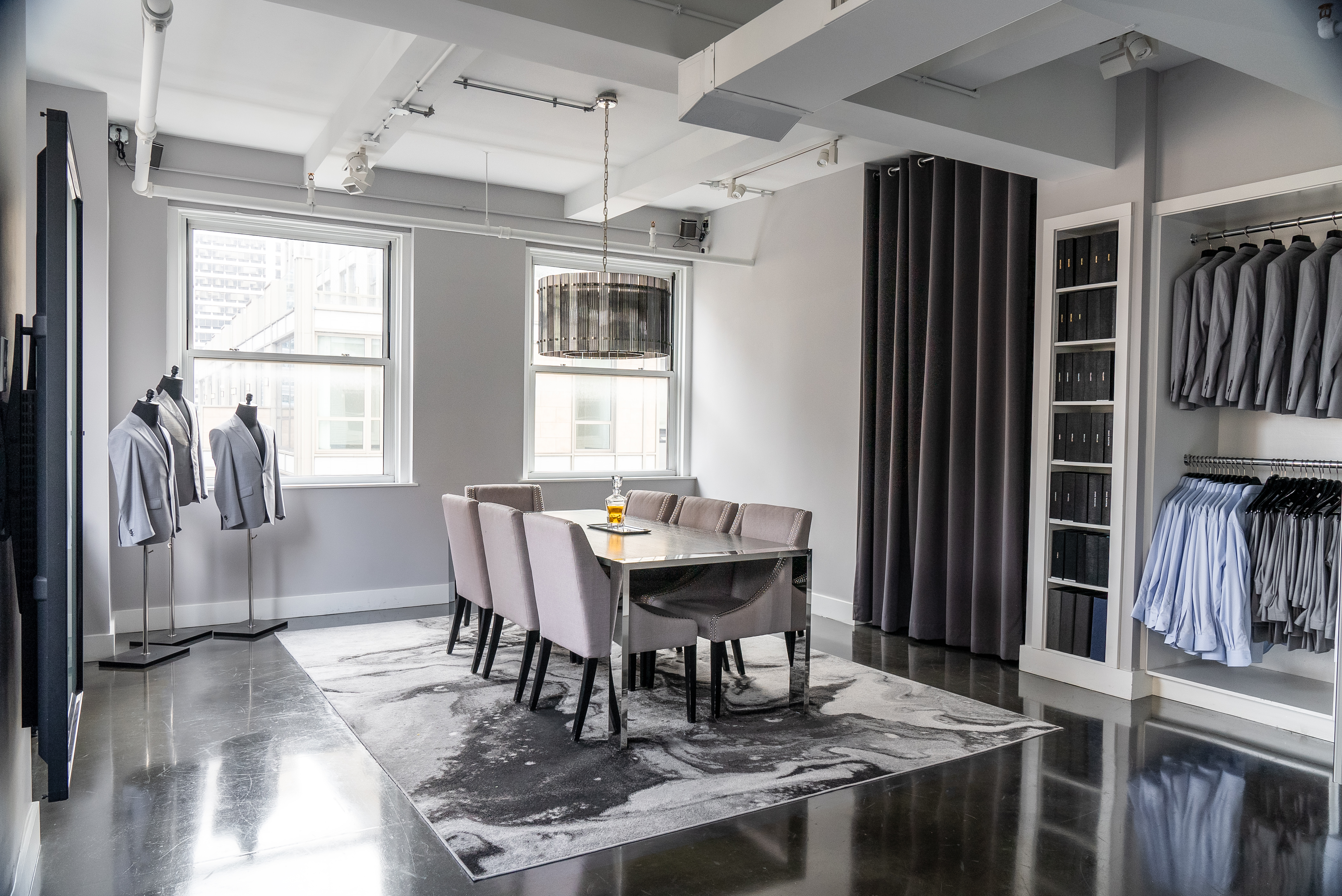 The Benefits of Customizing Your Suit for Men