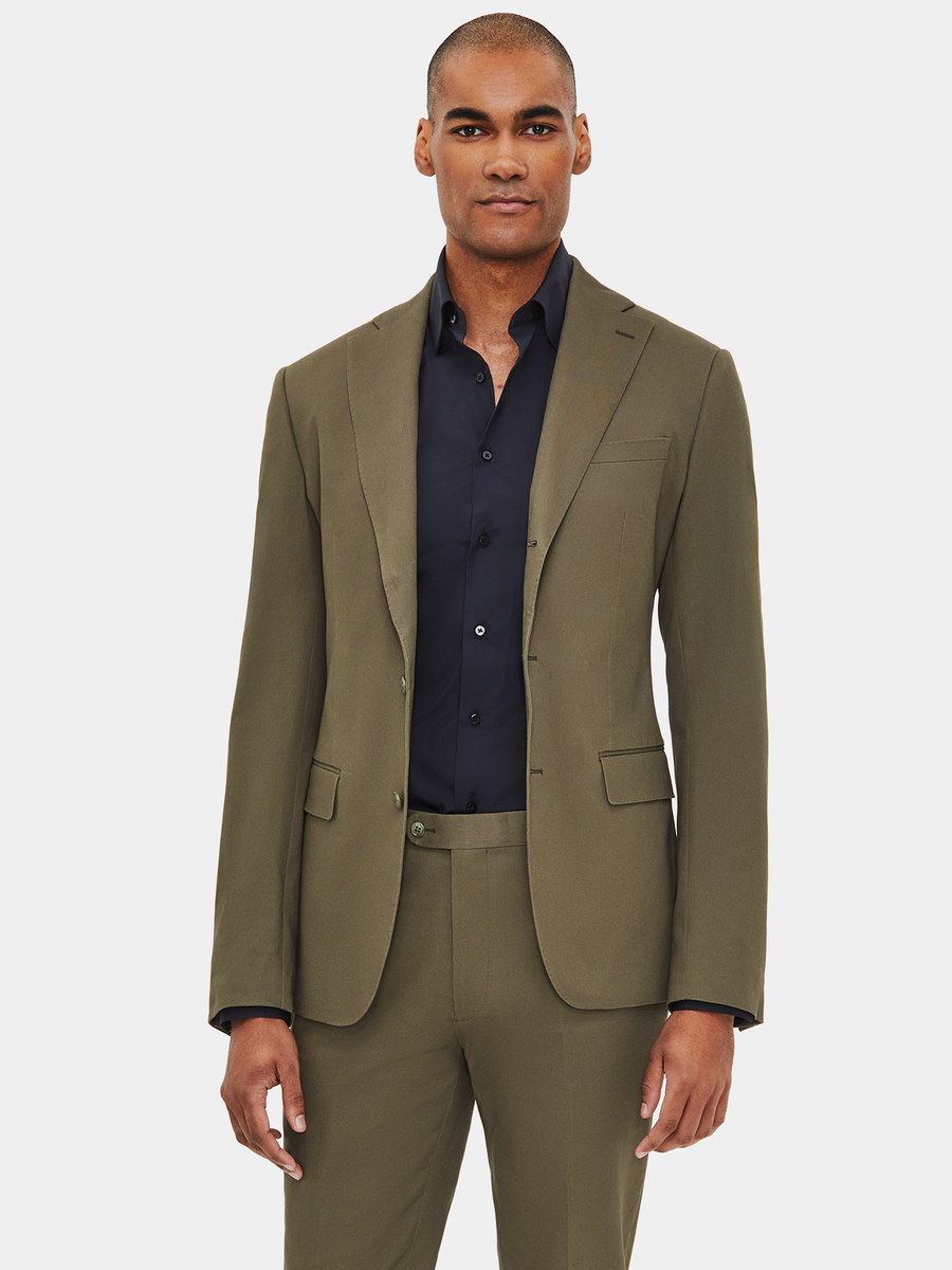 Single vs. Double-Breasted Suits: Which Style is Right for You?
